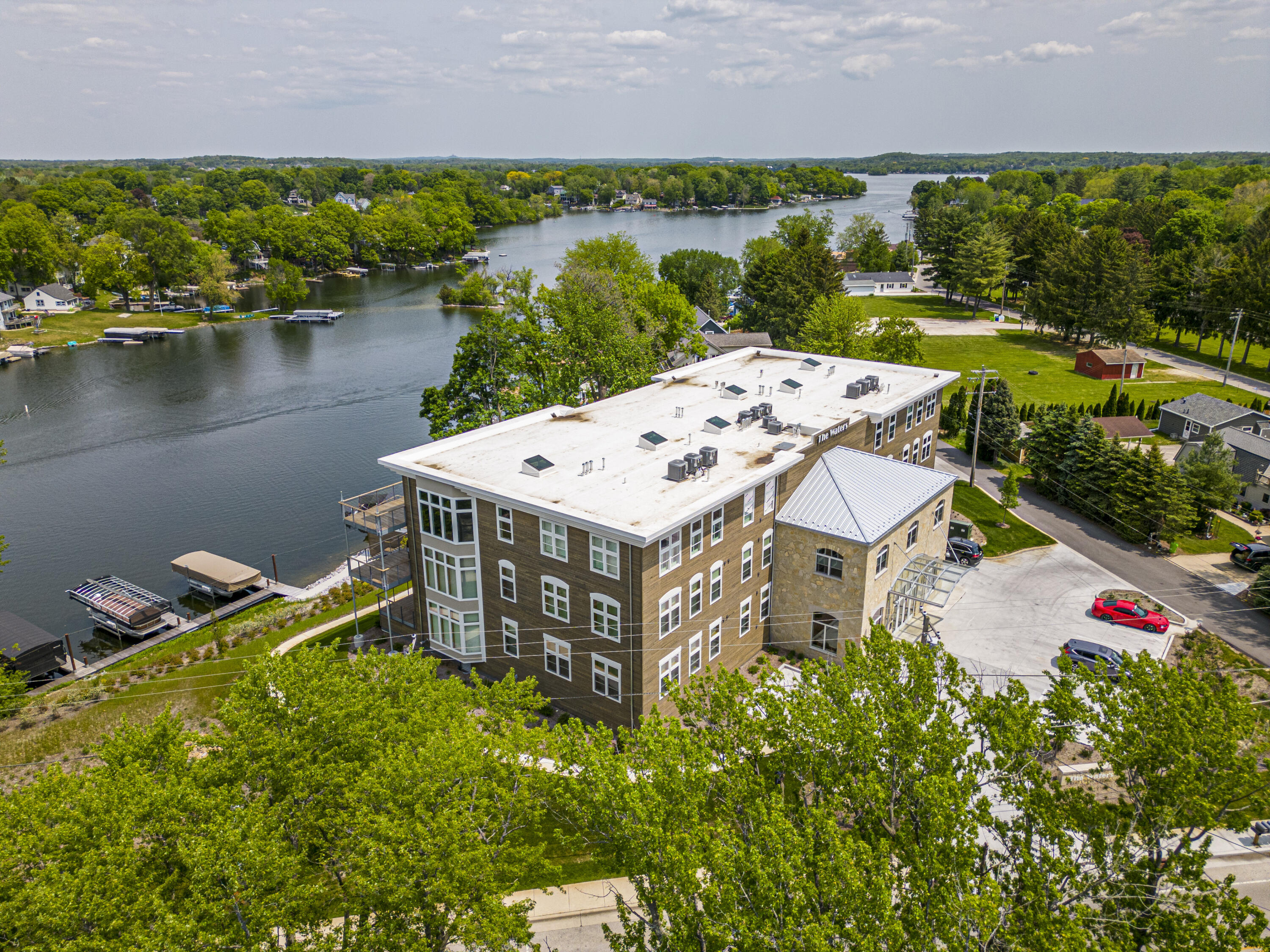 N52W35002 Lake Dr 301