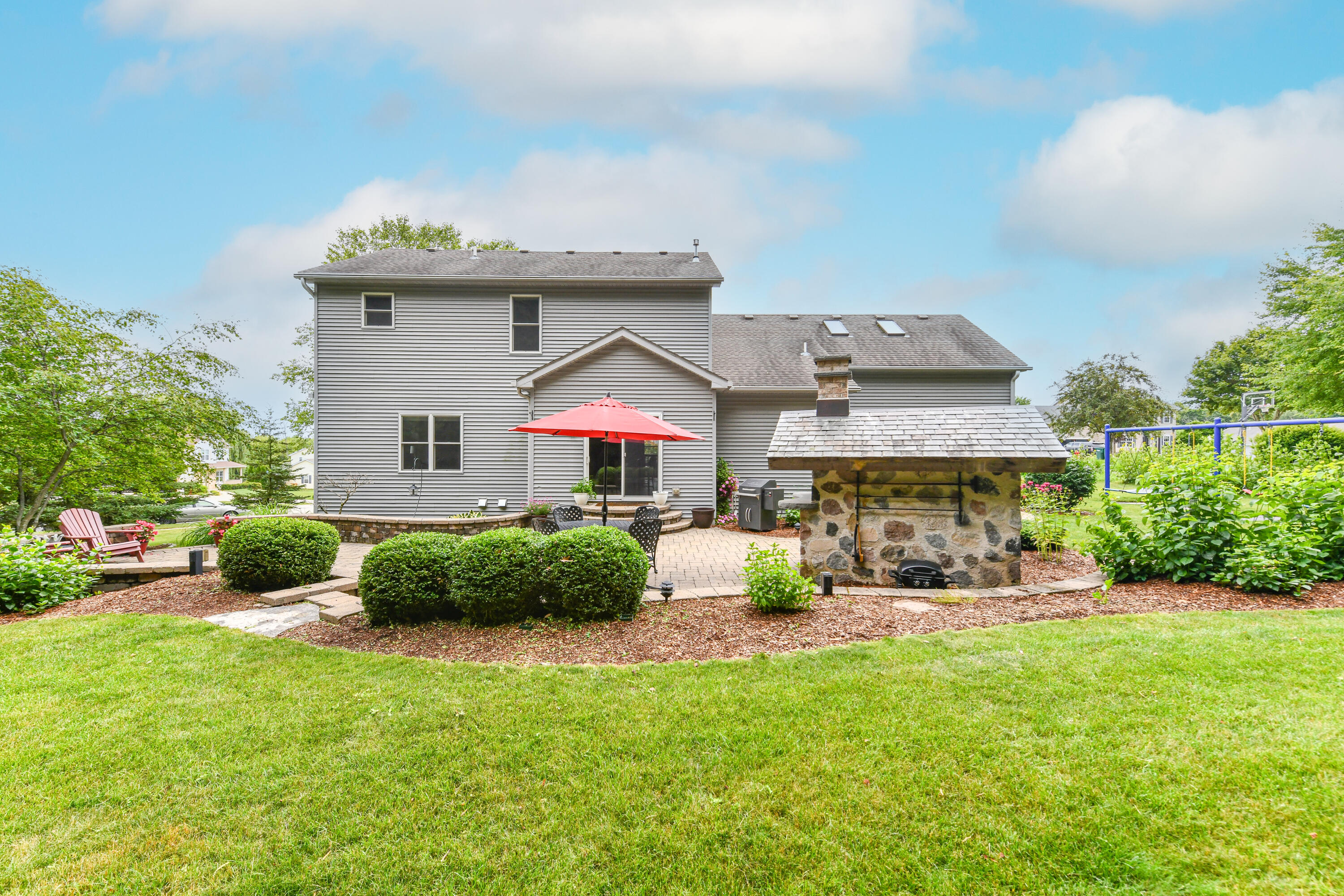 1211 Dahlia Ln
