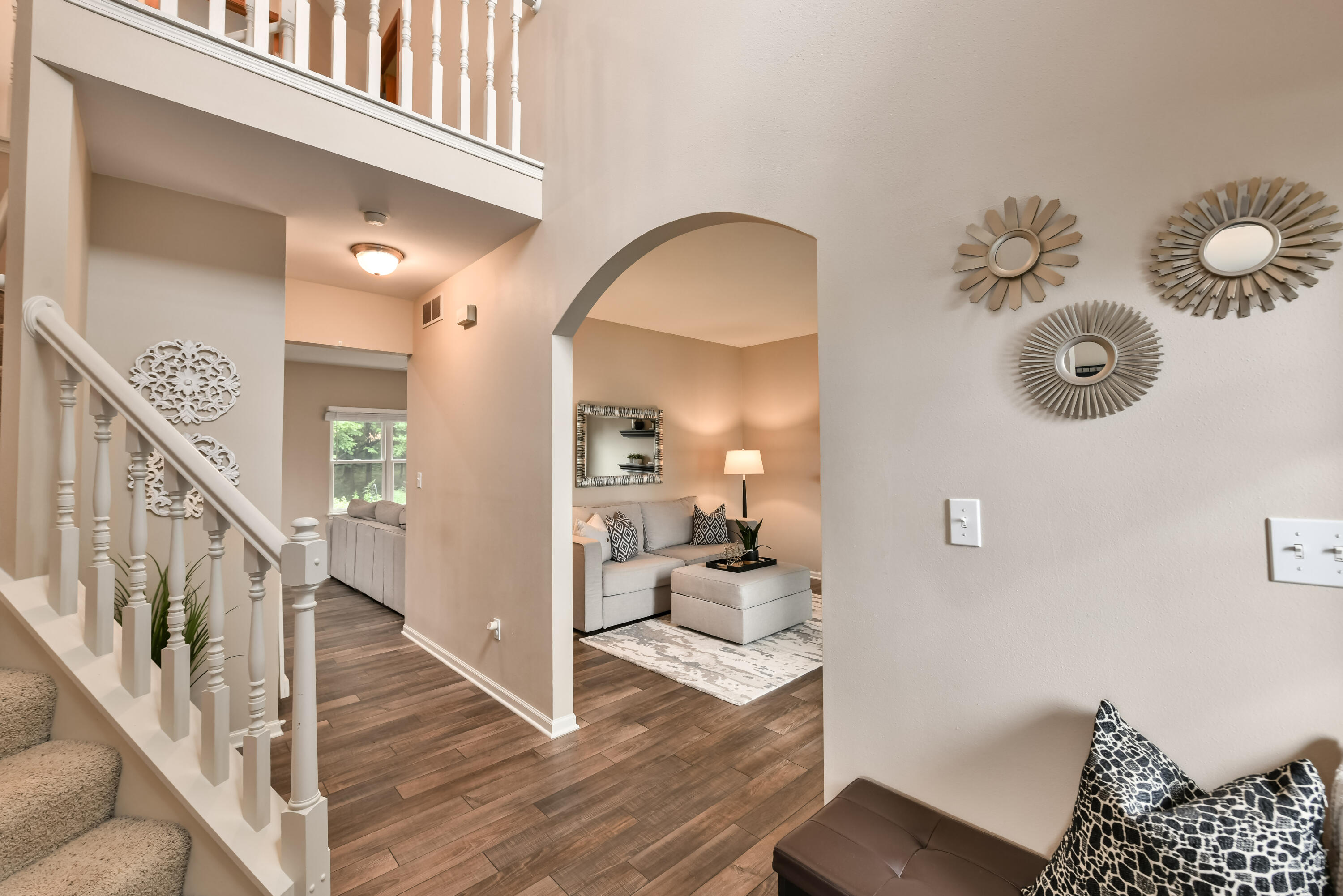 1211 Dahlia Ln