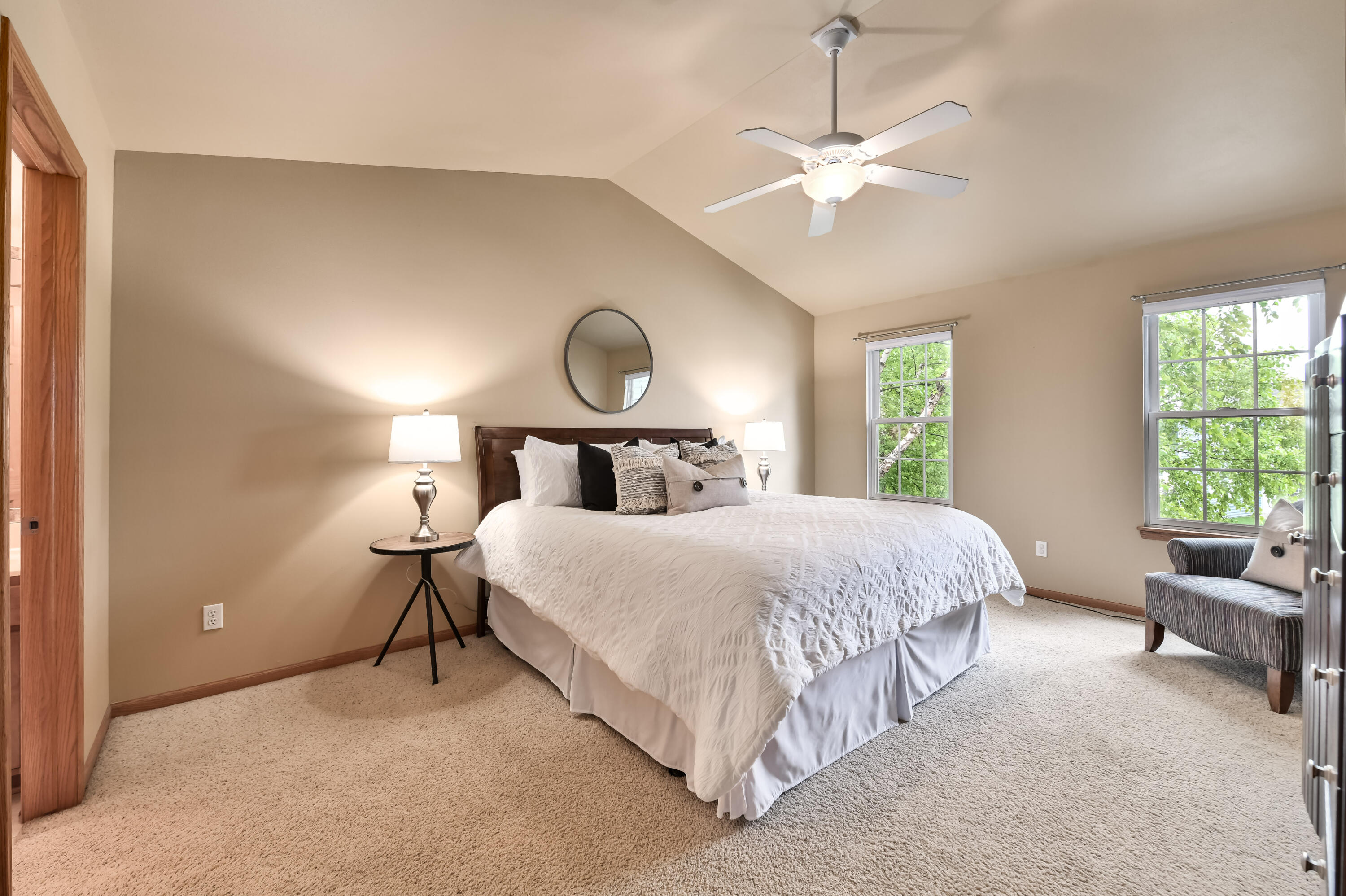 1211 Dahlia Ln