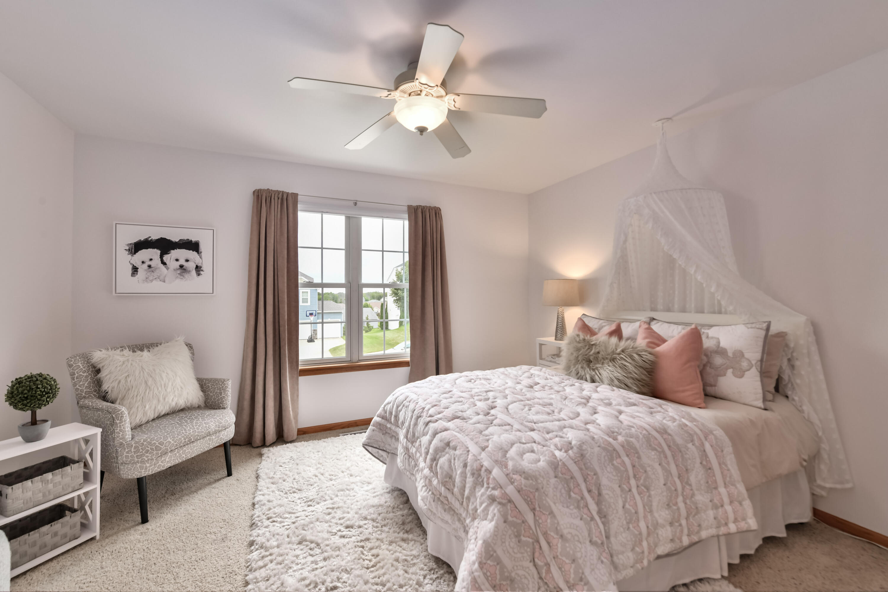 1211 Dahlia Ln