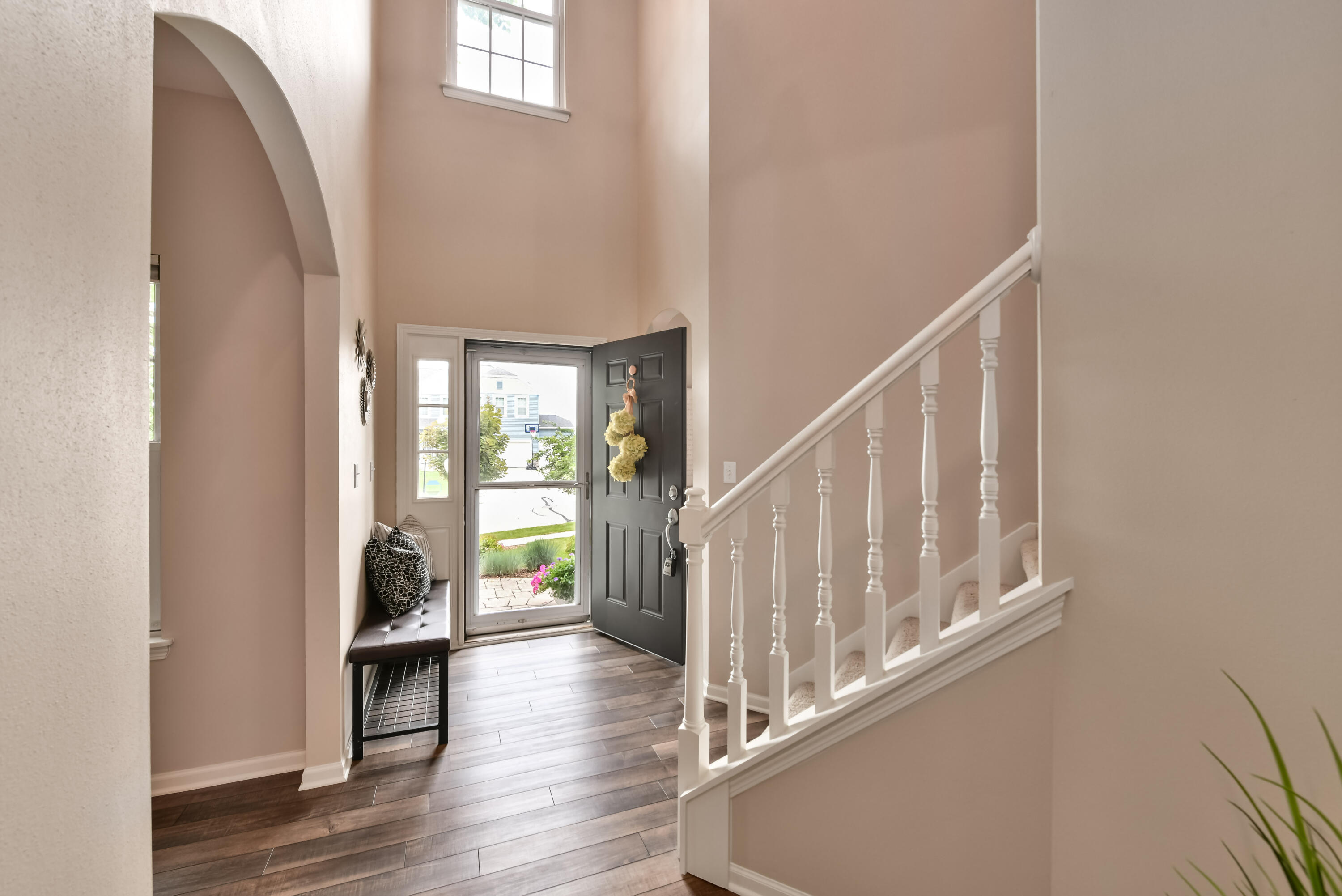 1211 Dahlia Ln
