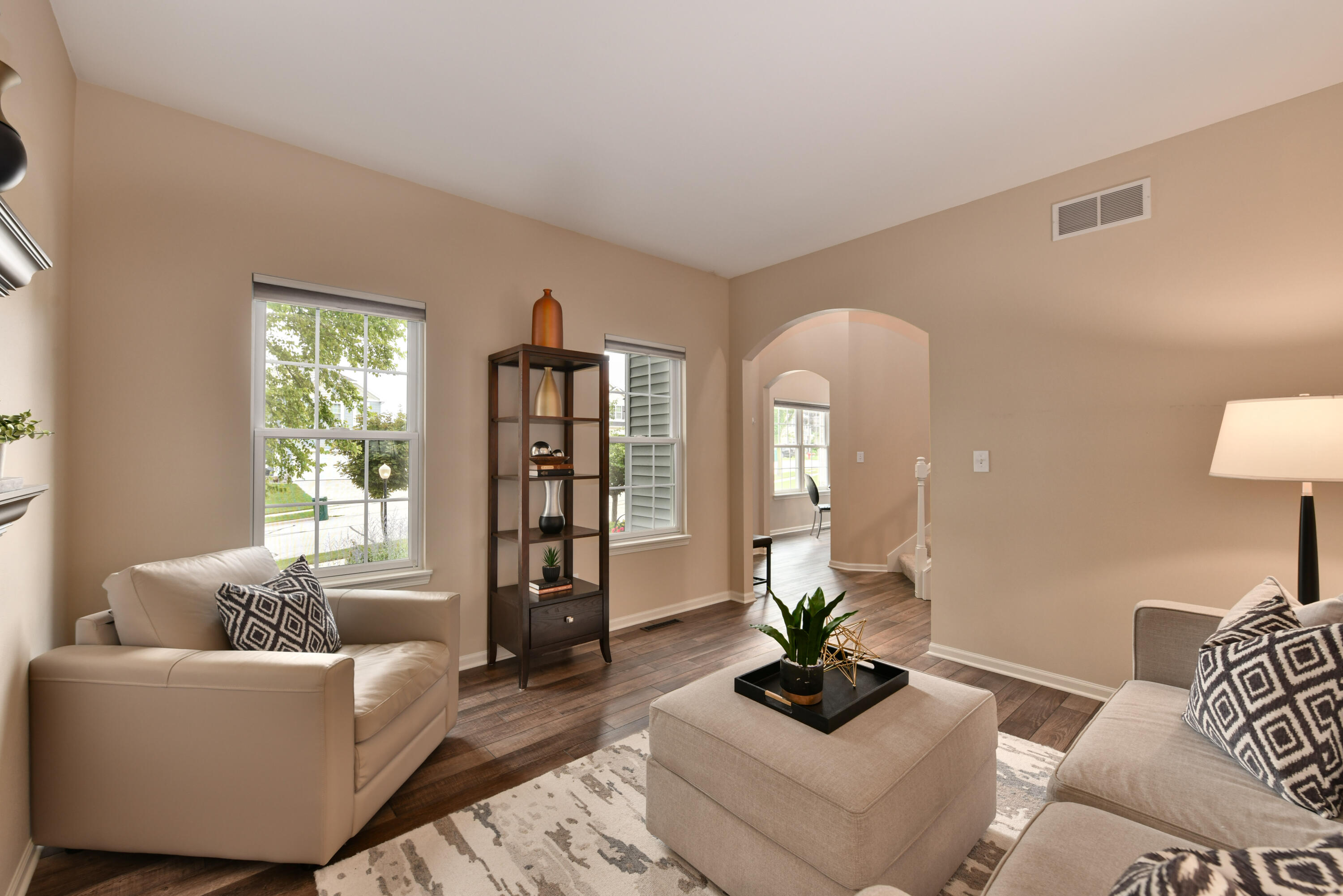 1211 Dahlia Ln