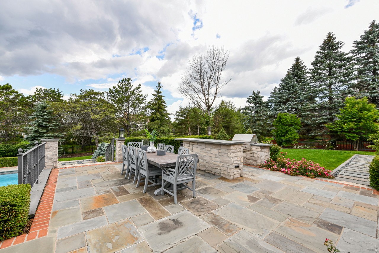 10505 N Pine Ridge Dr
