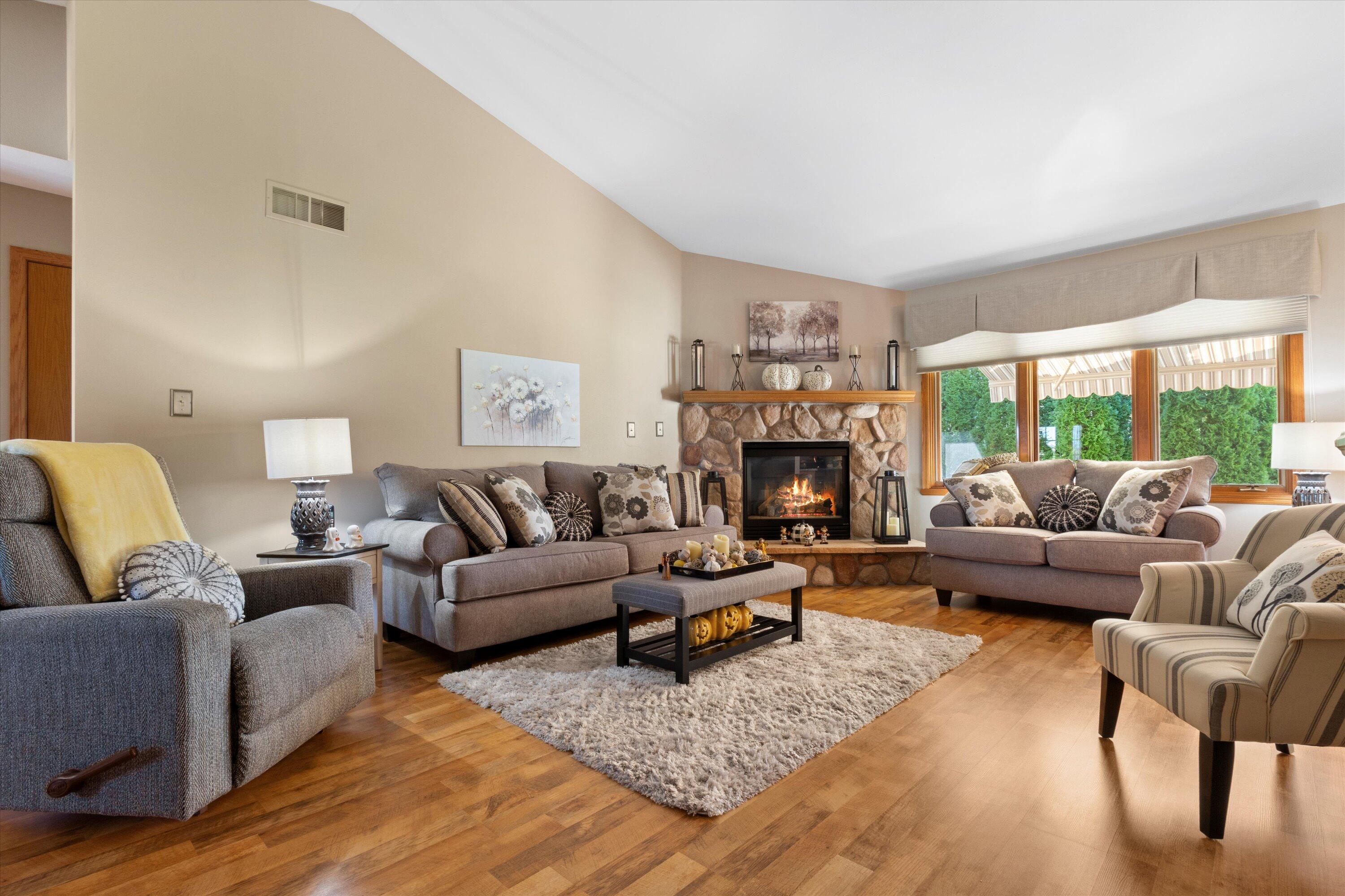 2433 W Honadel Blvd 2