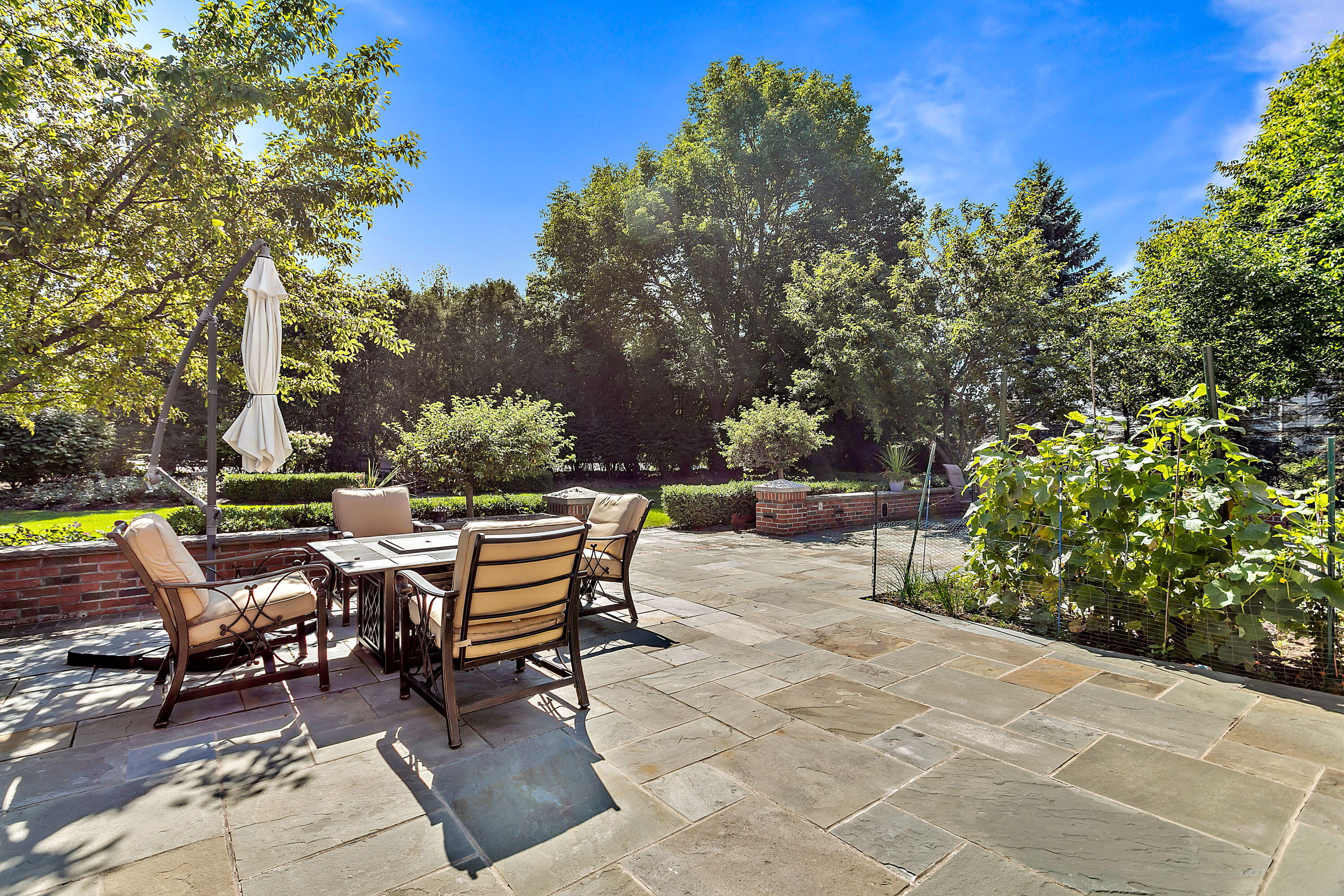 10716 N Gazebo Hill Pkwy W