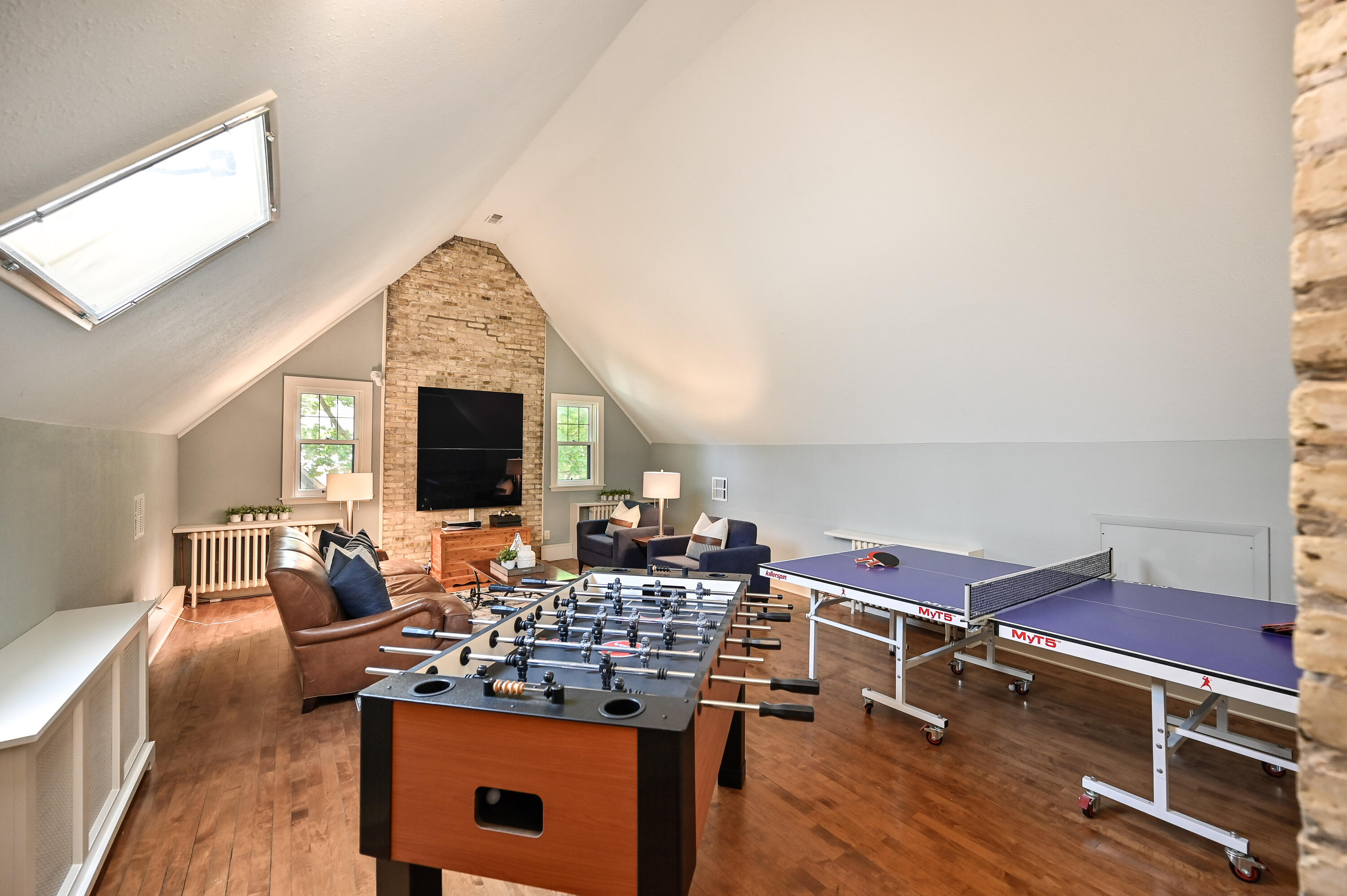 5486 N Lake Dr