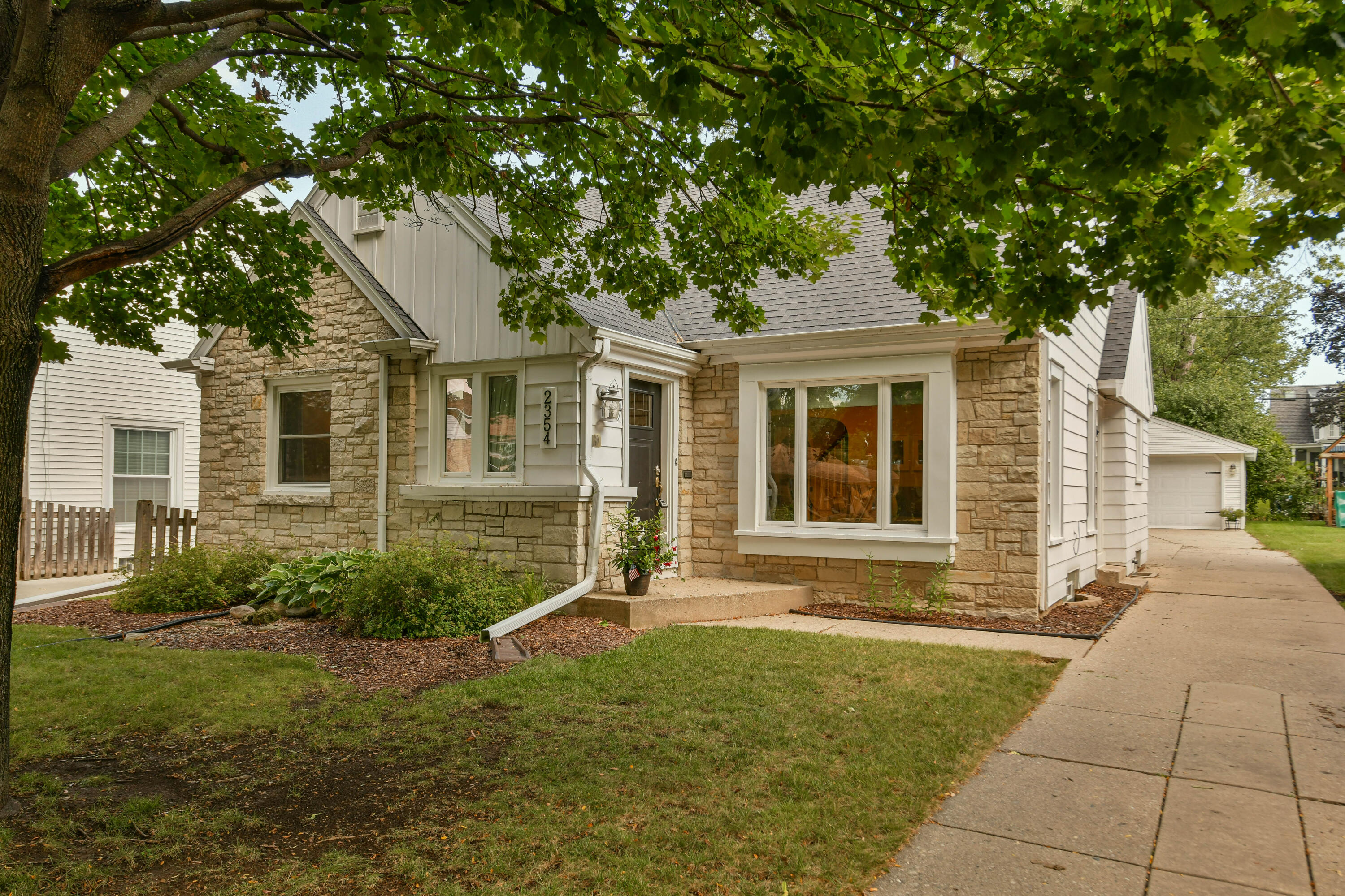2354 N 84th St