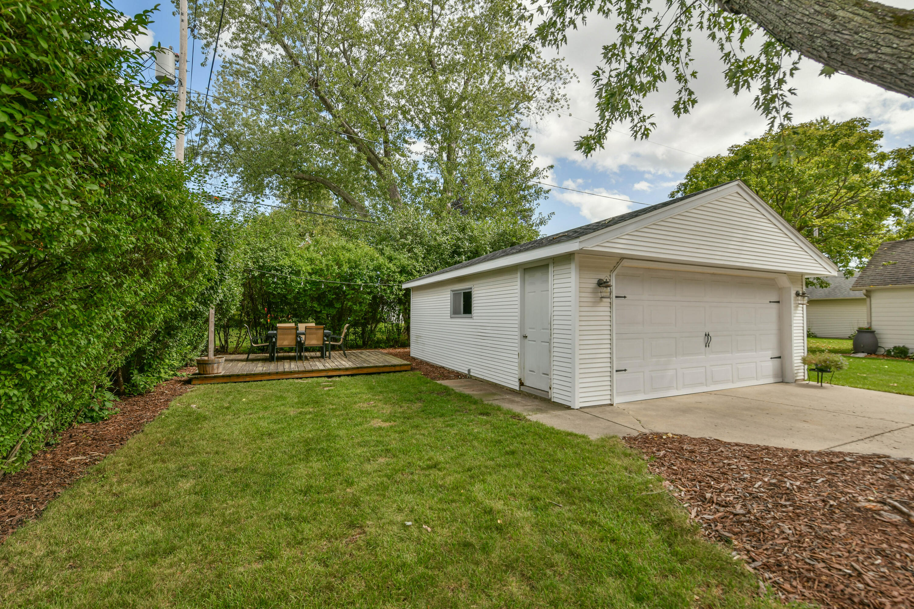 2354 N 84th St