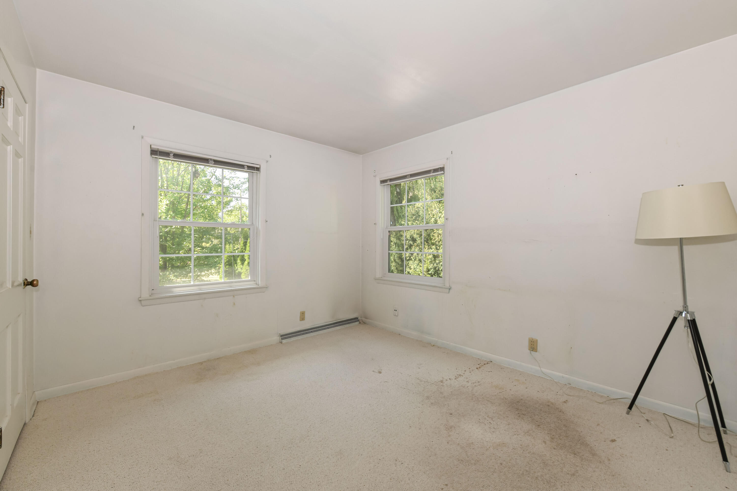 155 W Suburban Dr