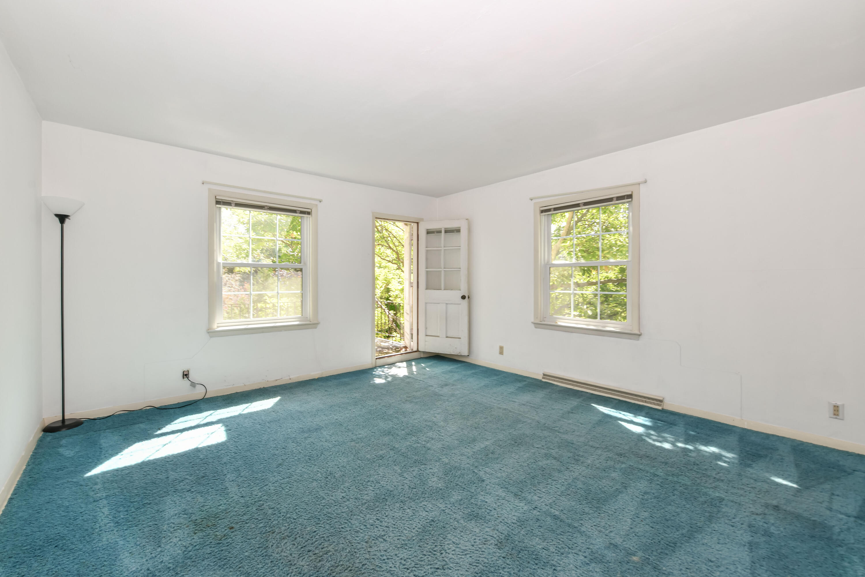 155 W Suburban Dr