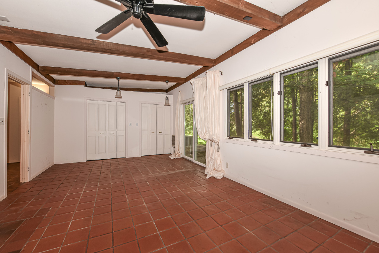 227 Vernon Ave