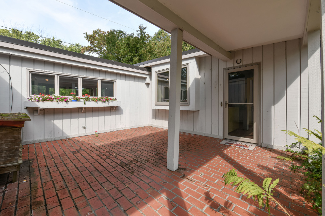 227 Vernon Ave