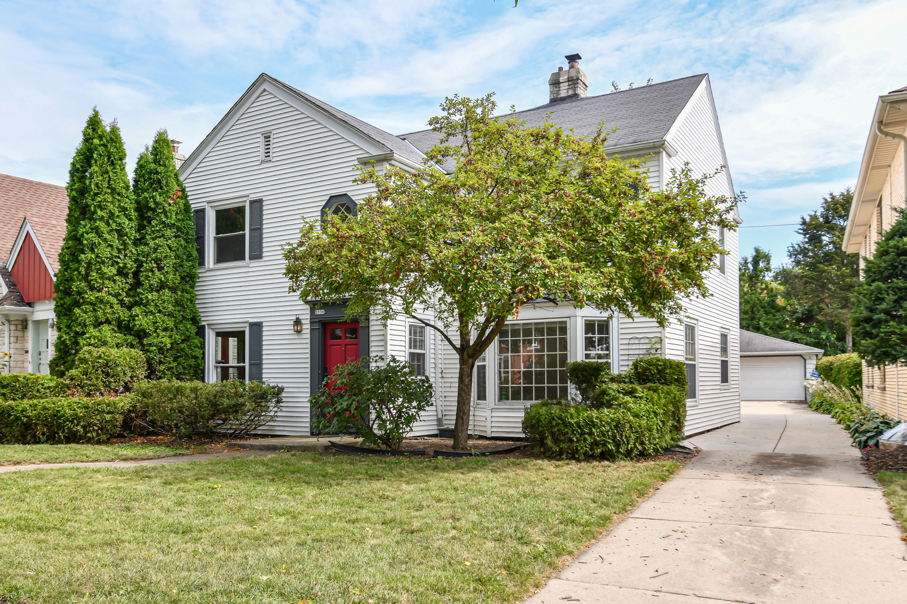 2734 N Avondale Blvd 2736