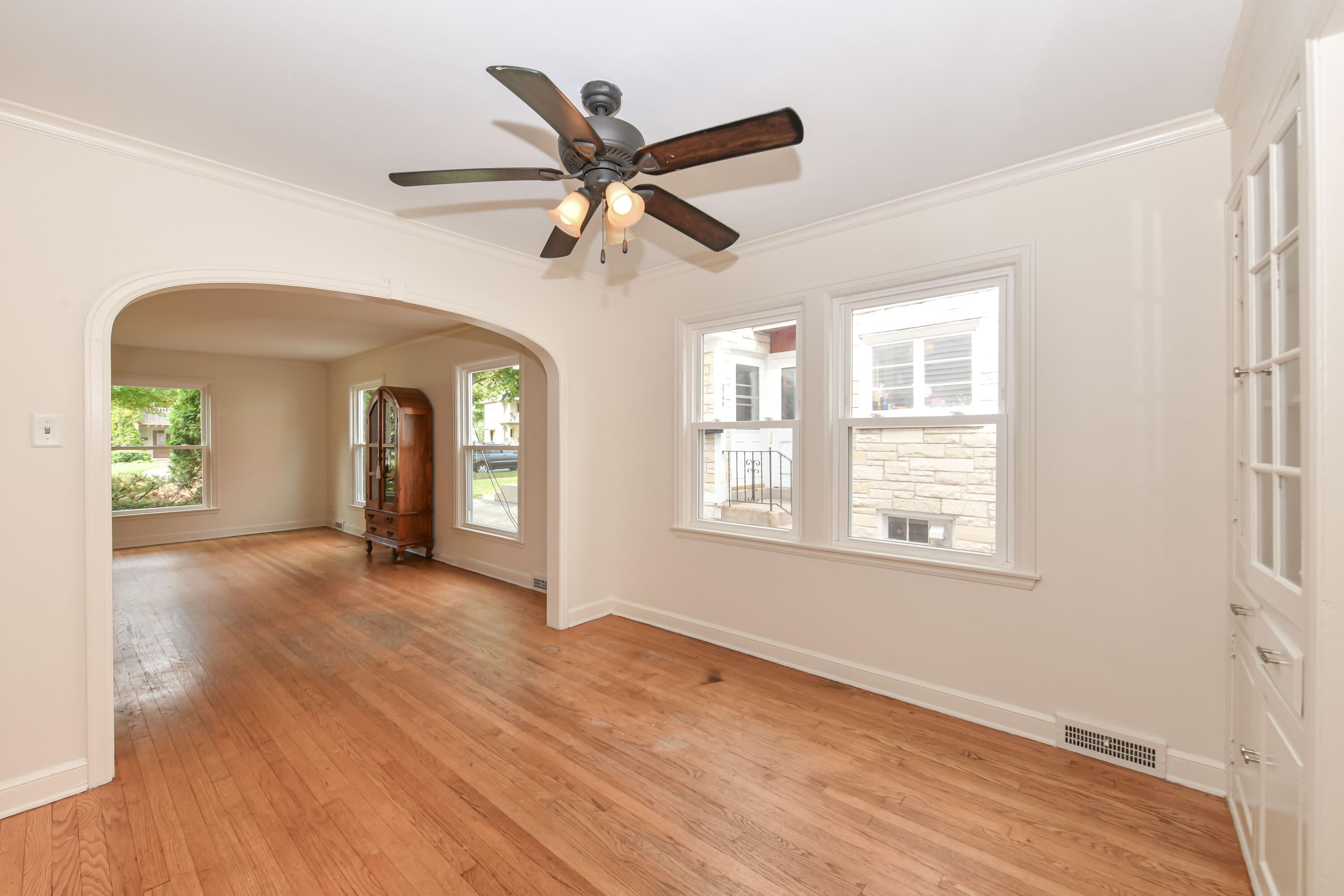 2734 N Avondale Blvd 2736