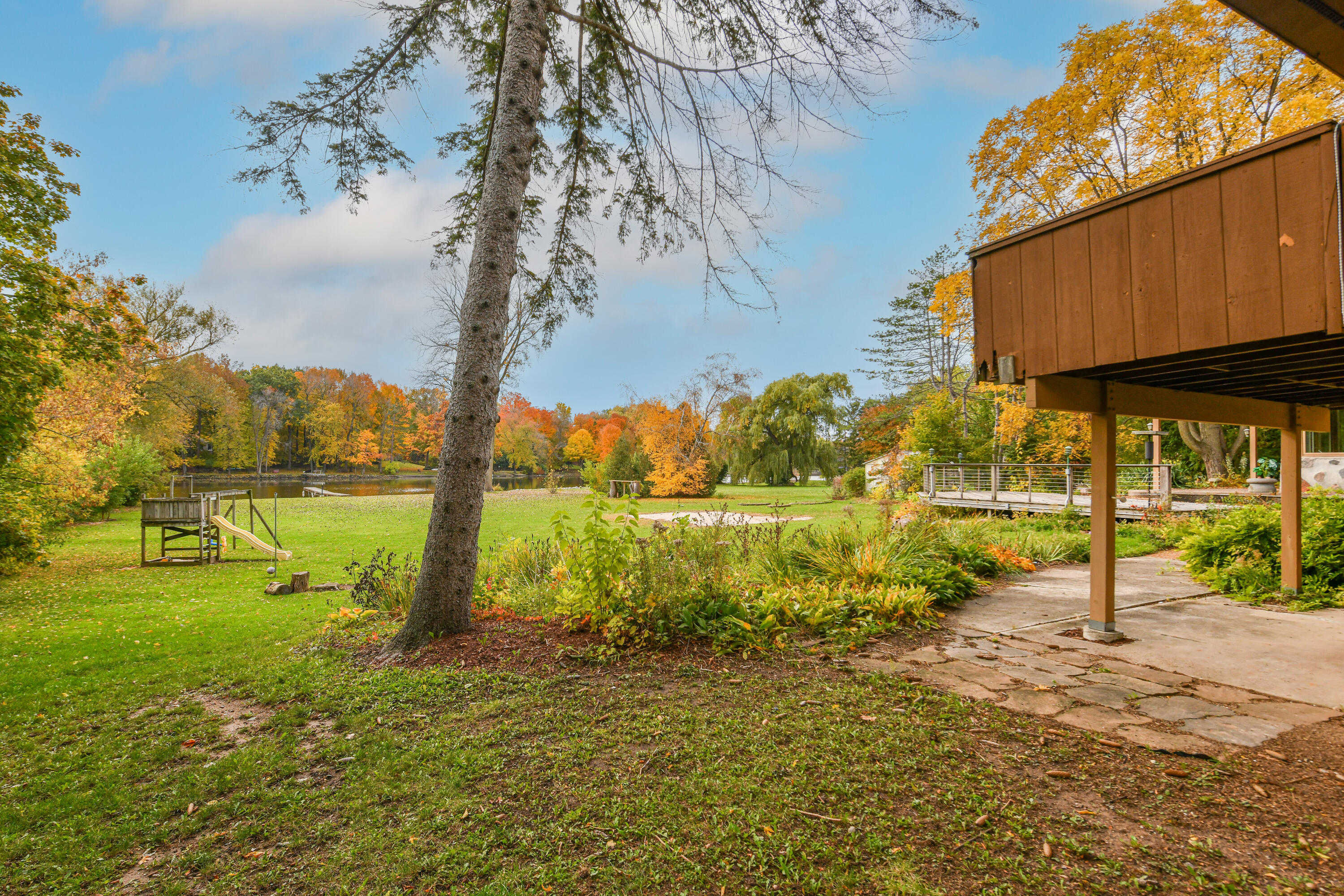 611 Riverview Dr