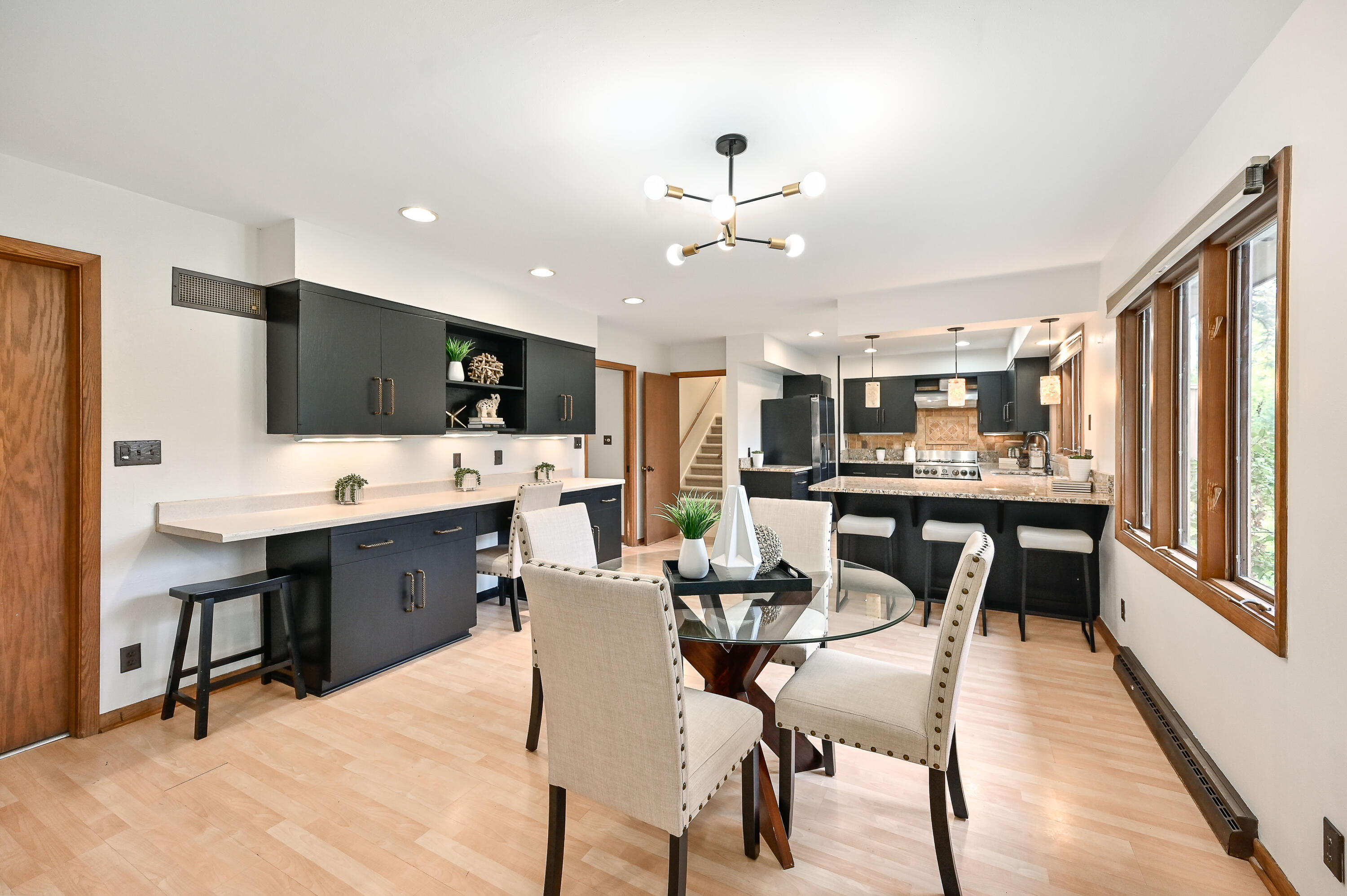 611 Riverview Dr