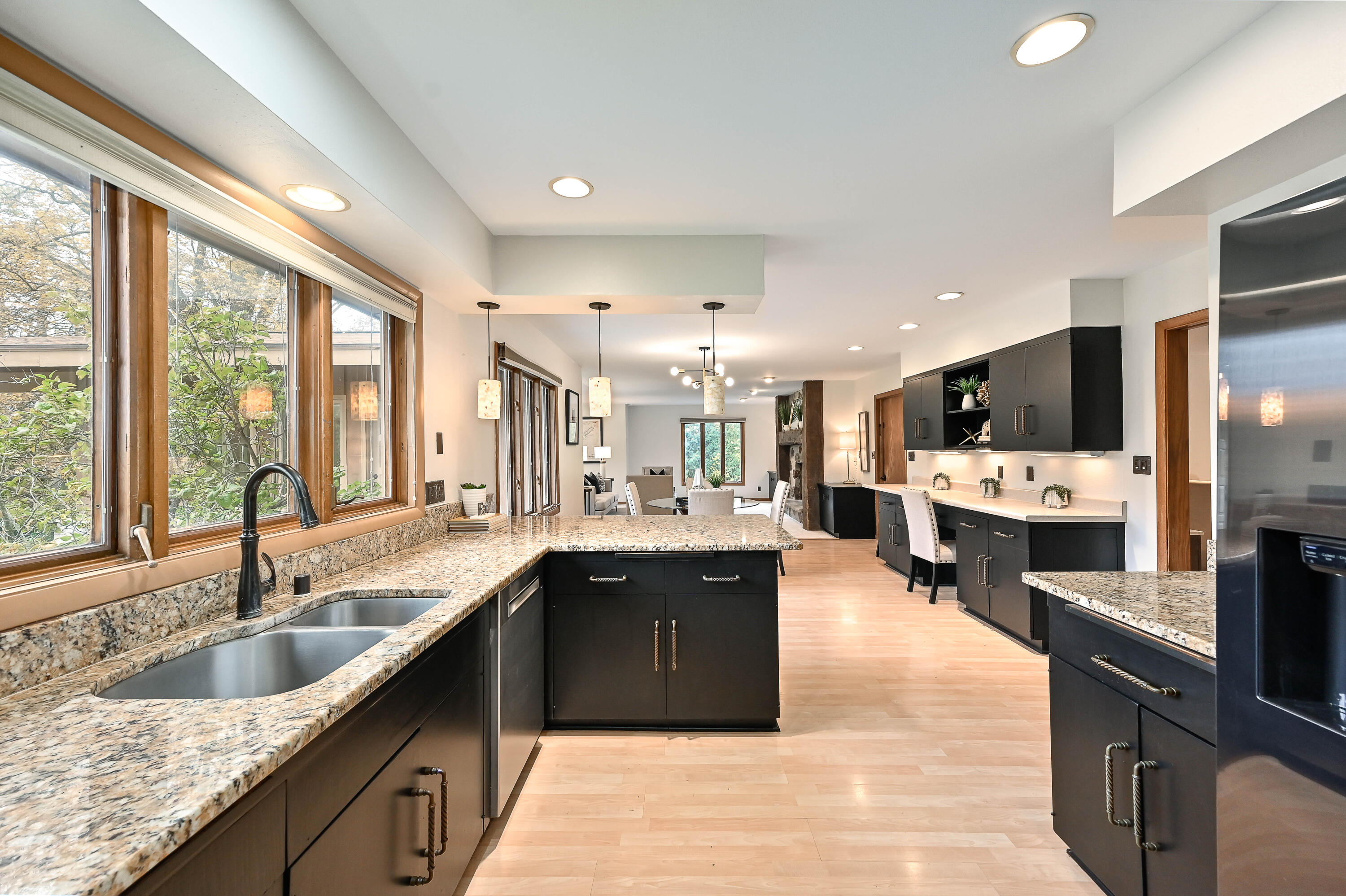 611 Riverview Dr