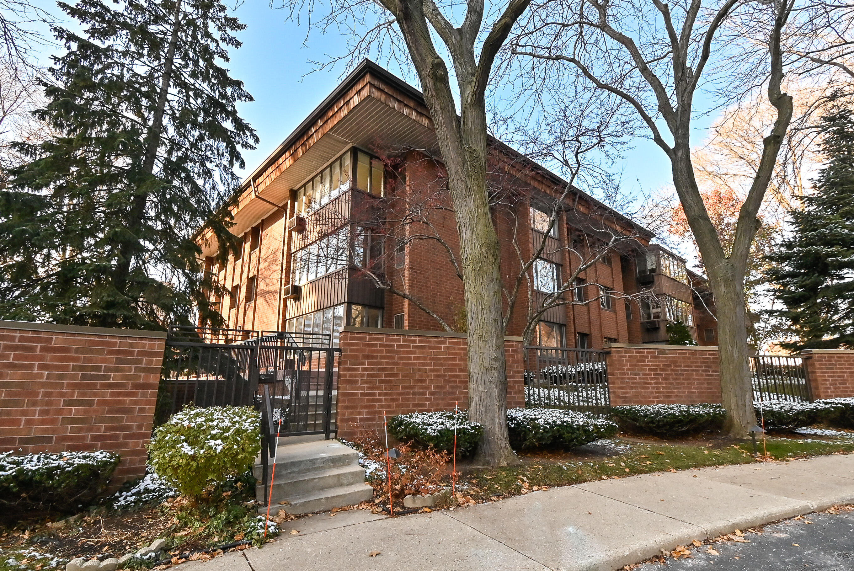 1219 N Jackson St 107