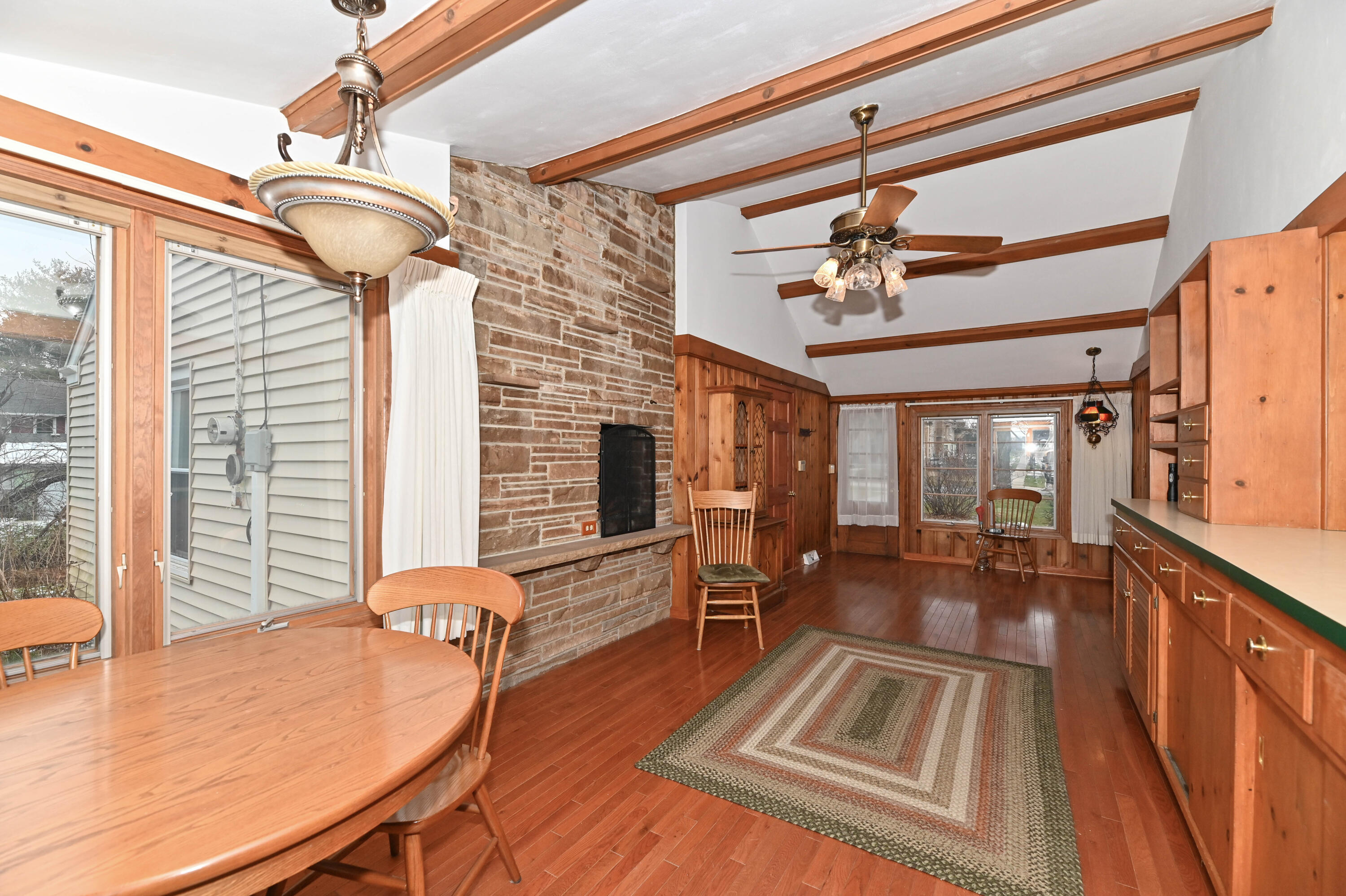 1011 Fairview Ave