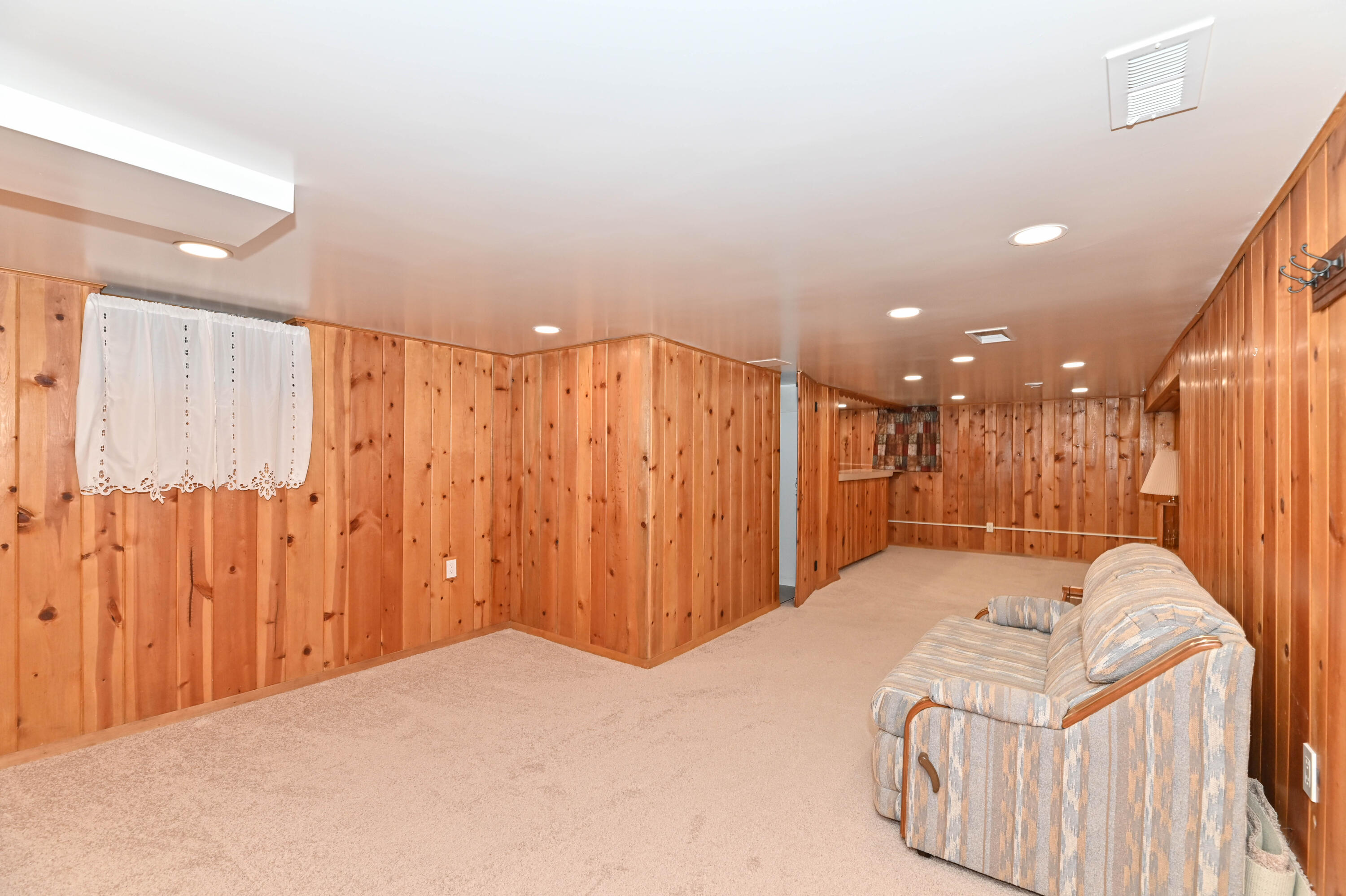 1011 Fairview Ave