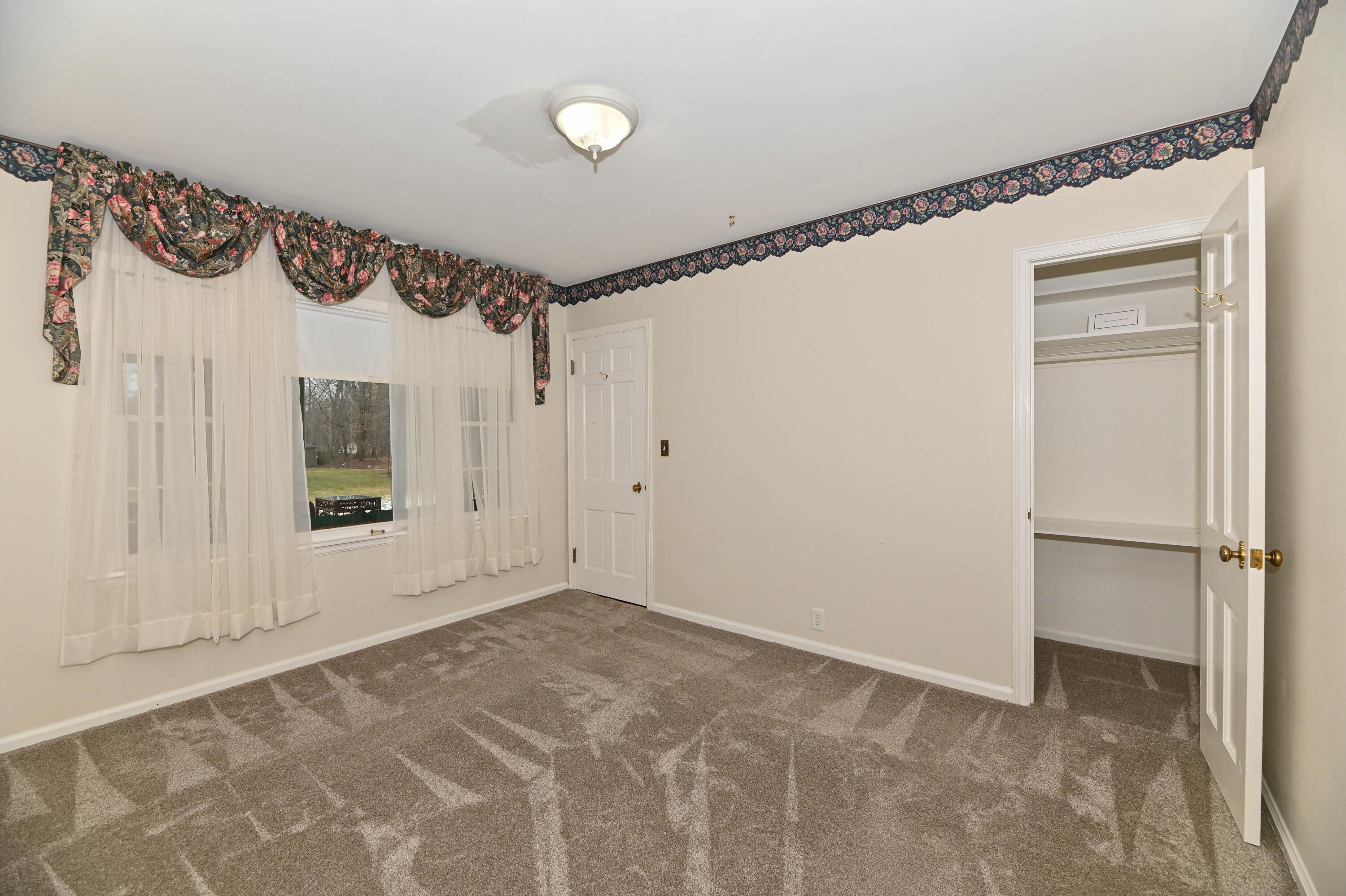 1011 Fairview Ave
