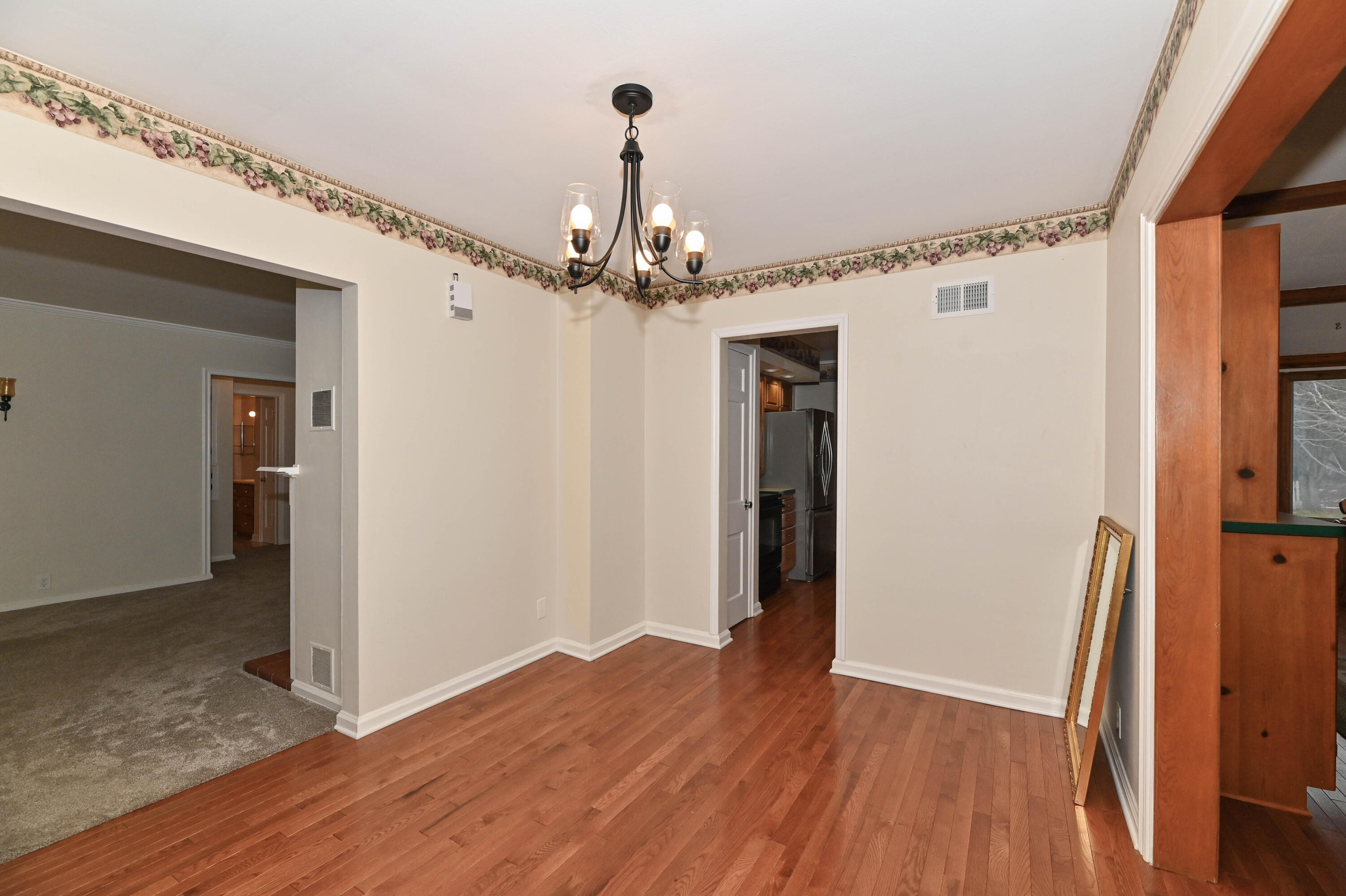 1011 Fairview Ave