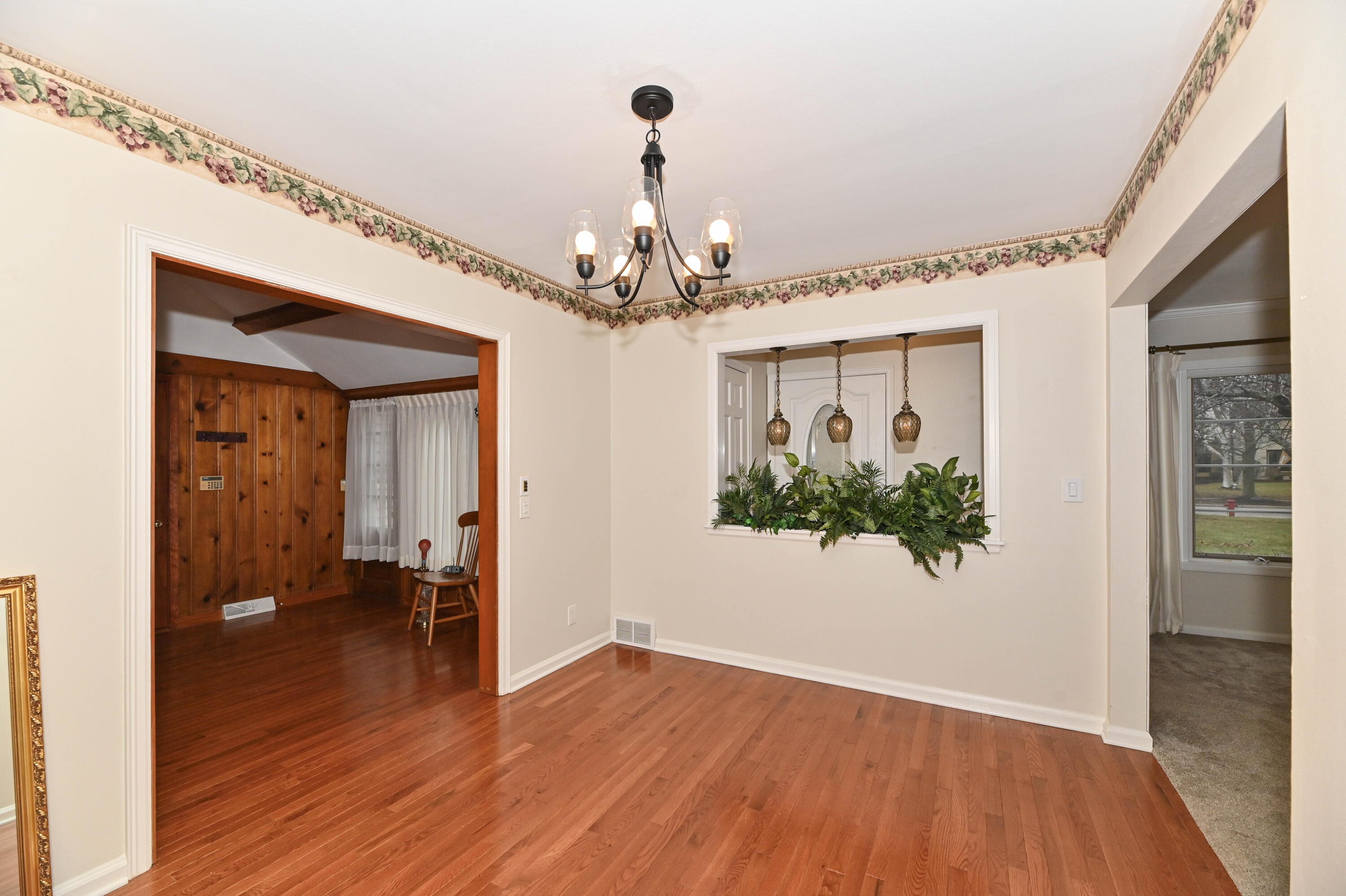 1011 Fairview Ave