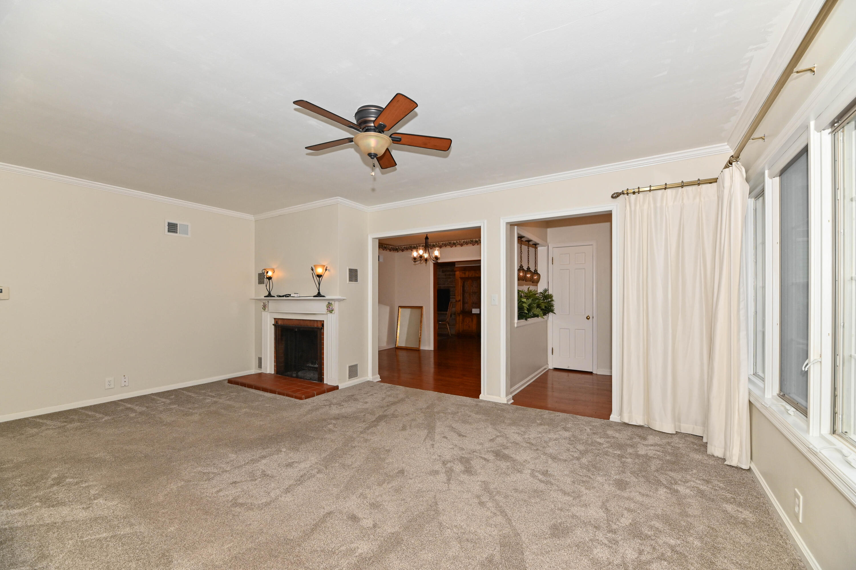 1011 Fairview Ave