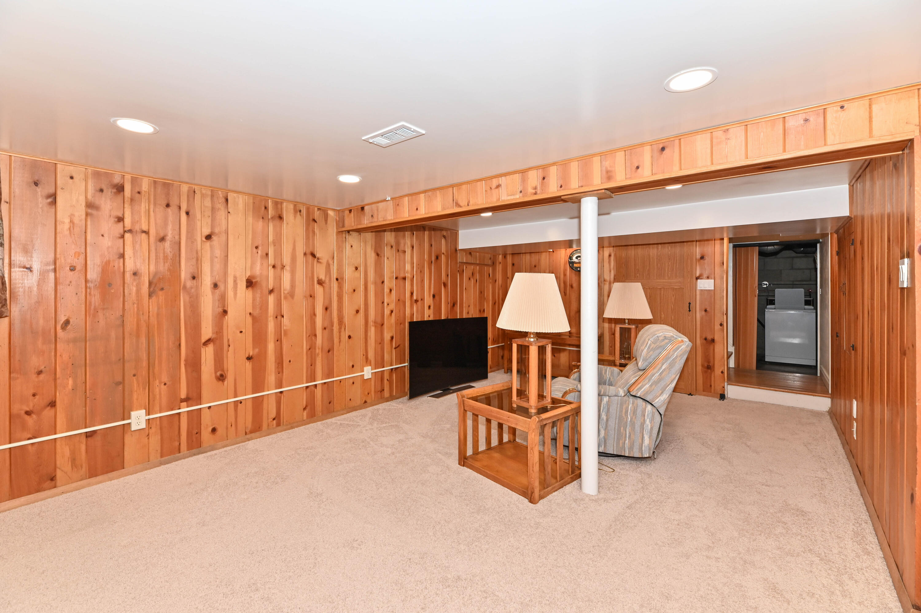1011 Fairview Ave