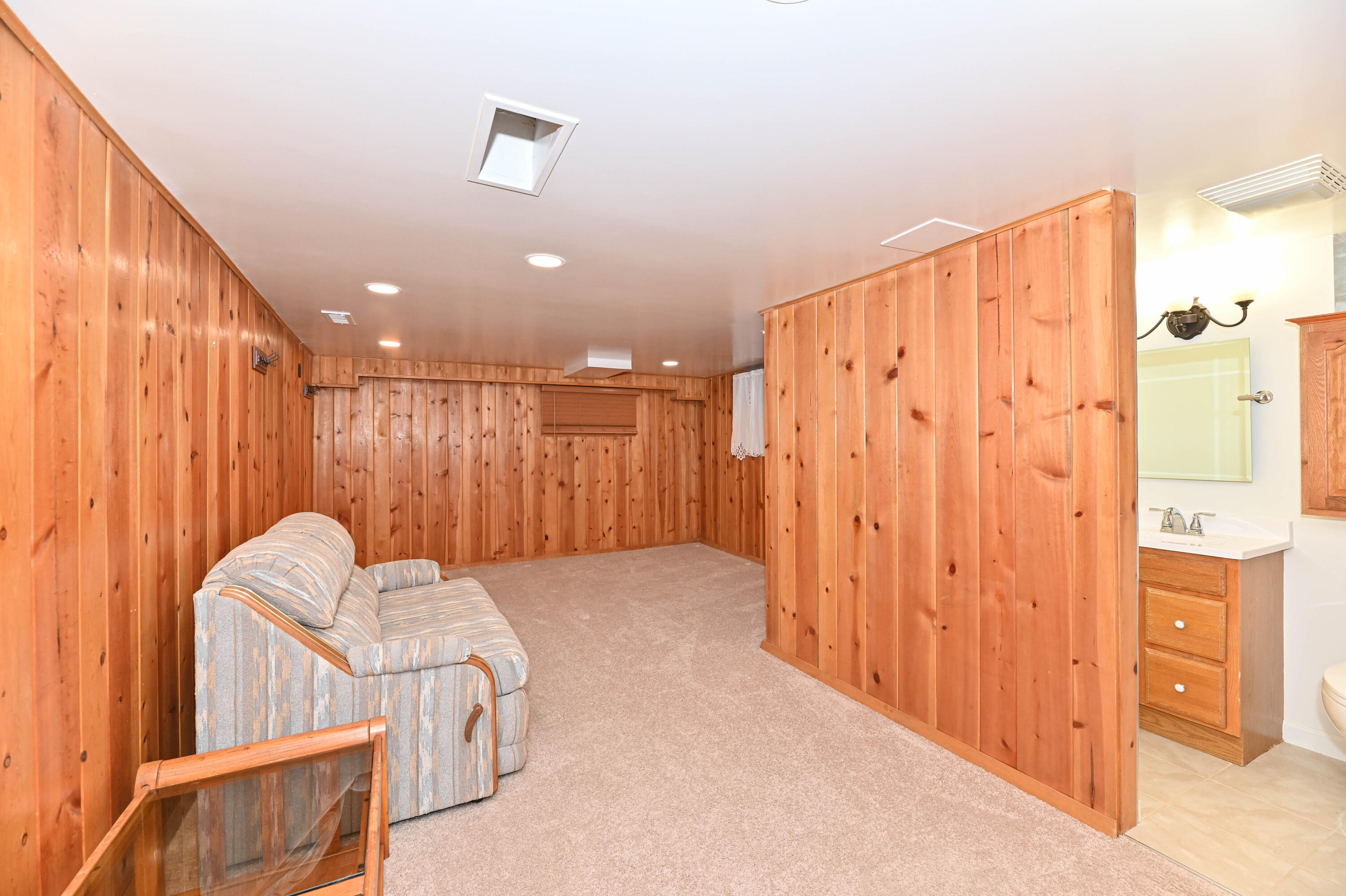 1011 Fairview Ave