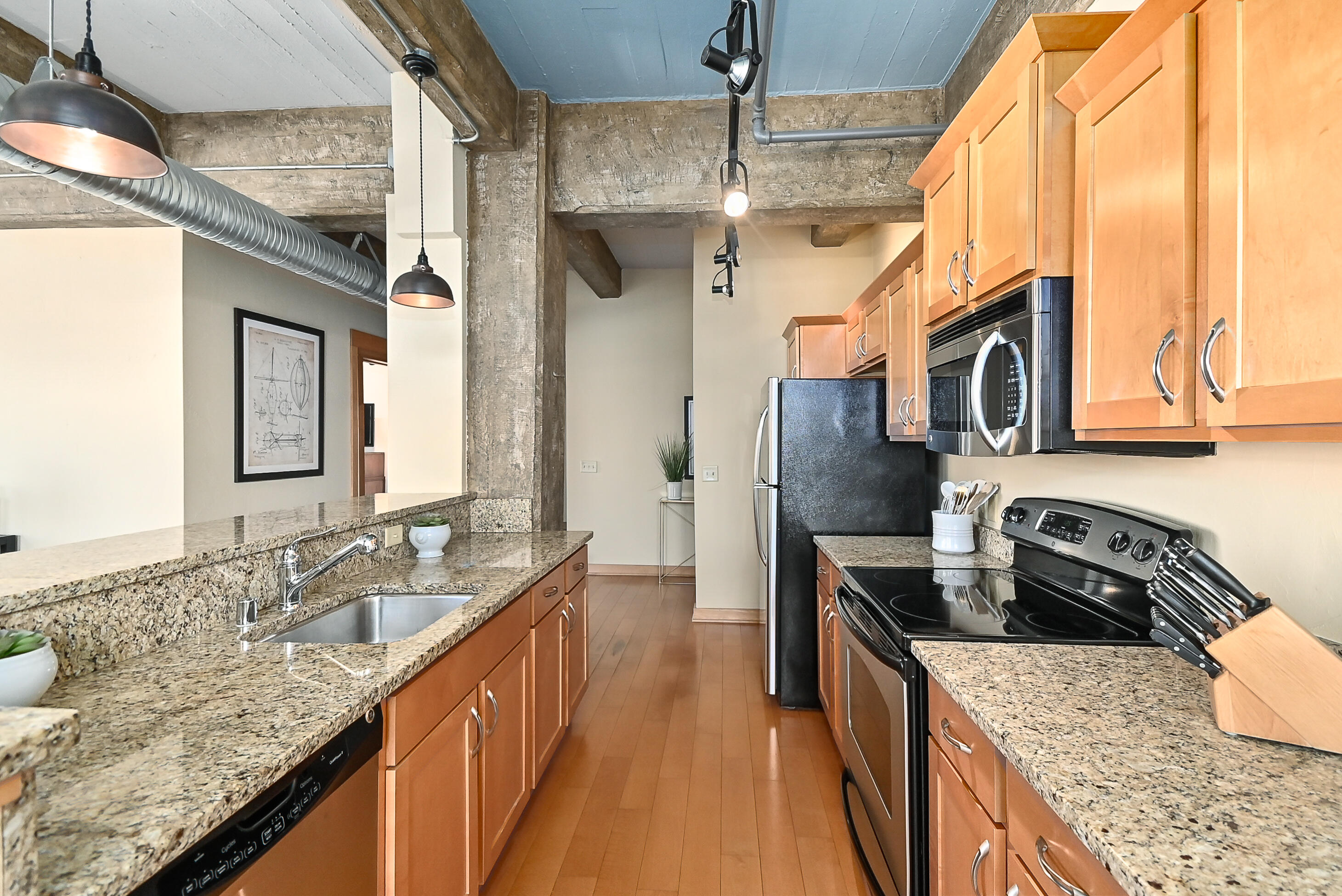 525 E Chicago St 201