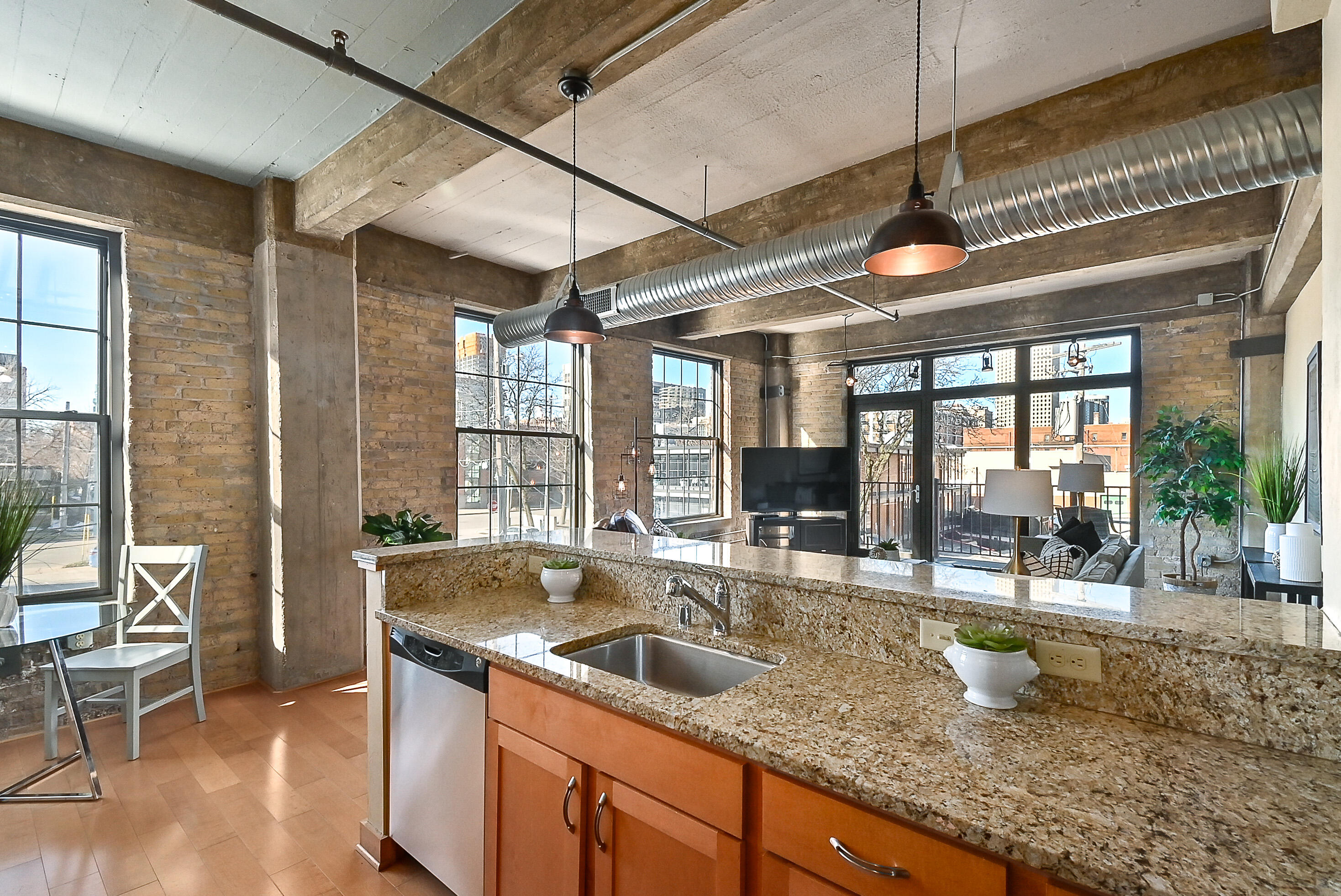 525 E Chicago St 201