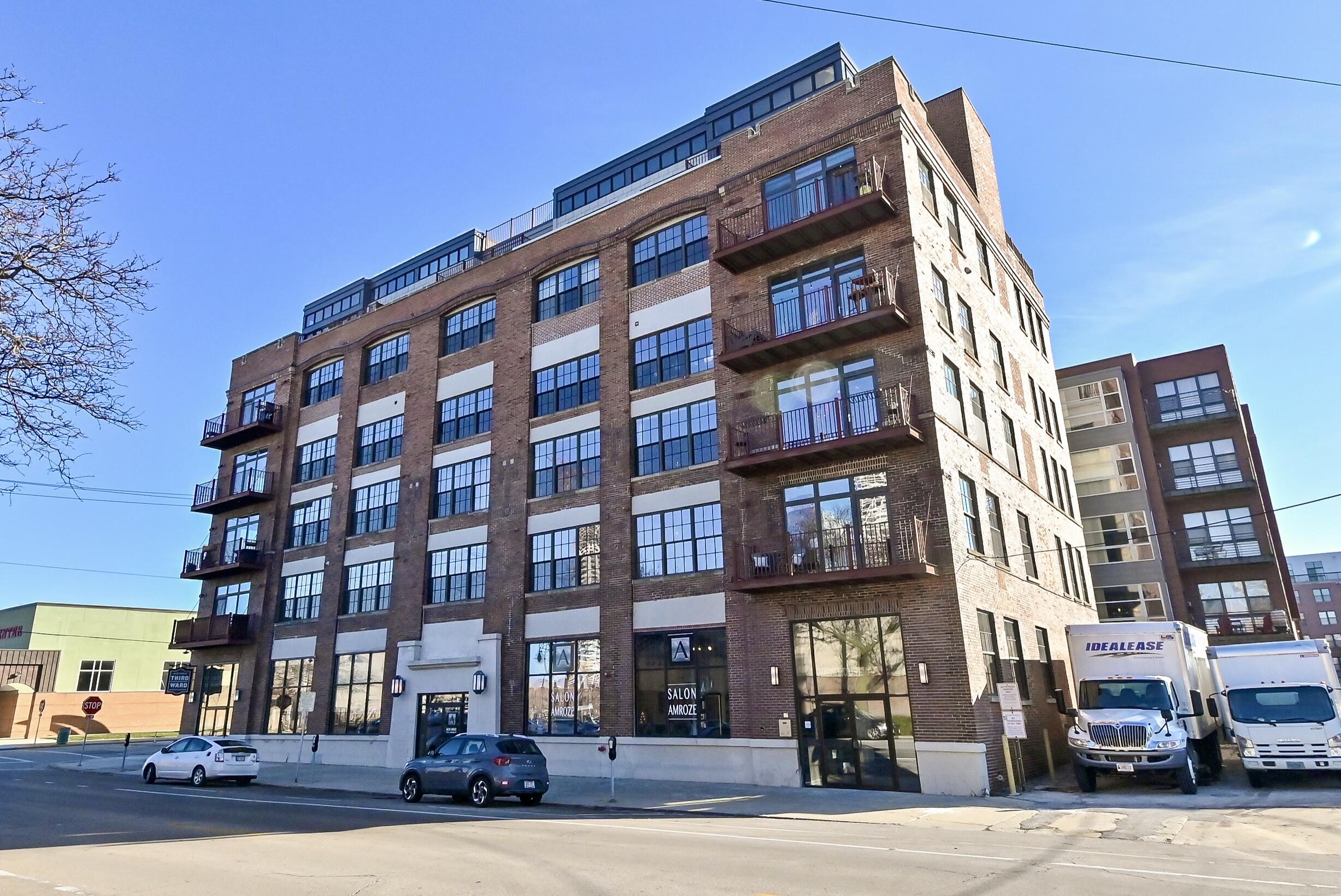 525 E Chicago St 201