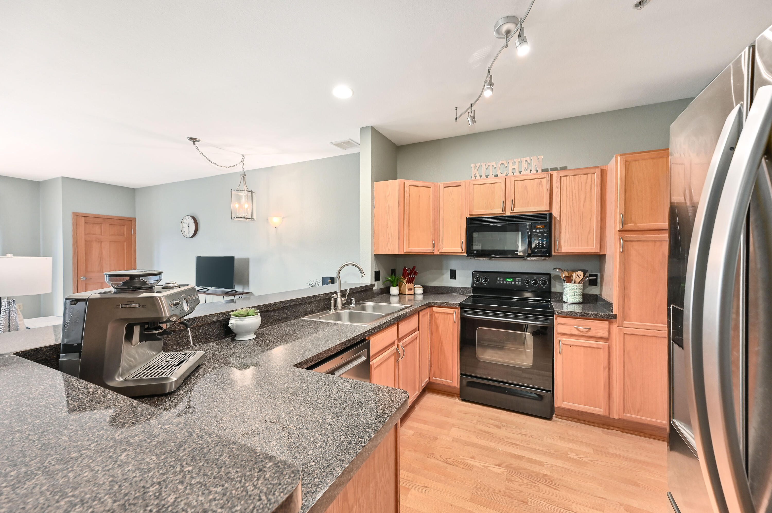 1812 E Lafayette Pl 306