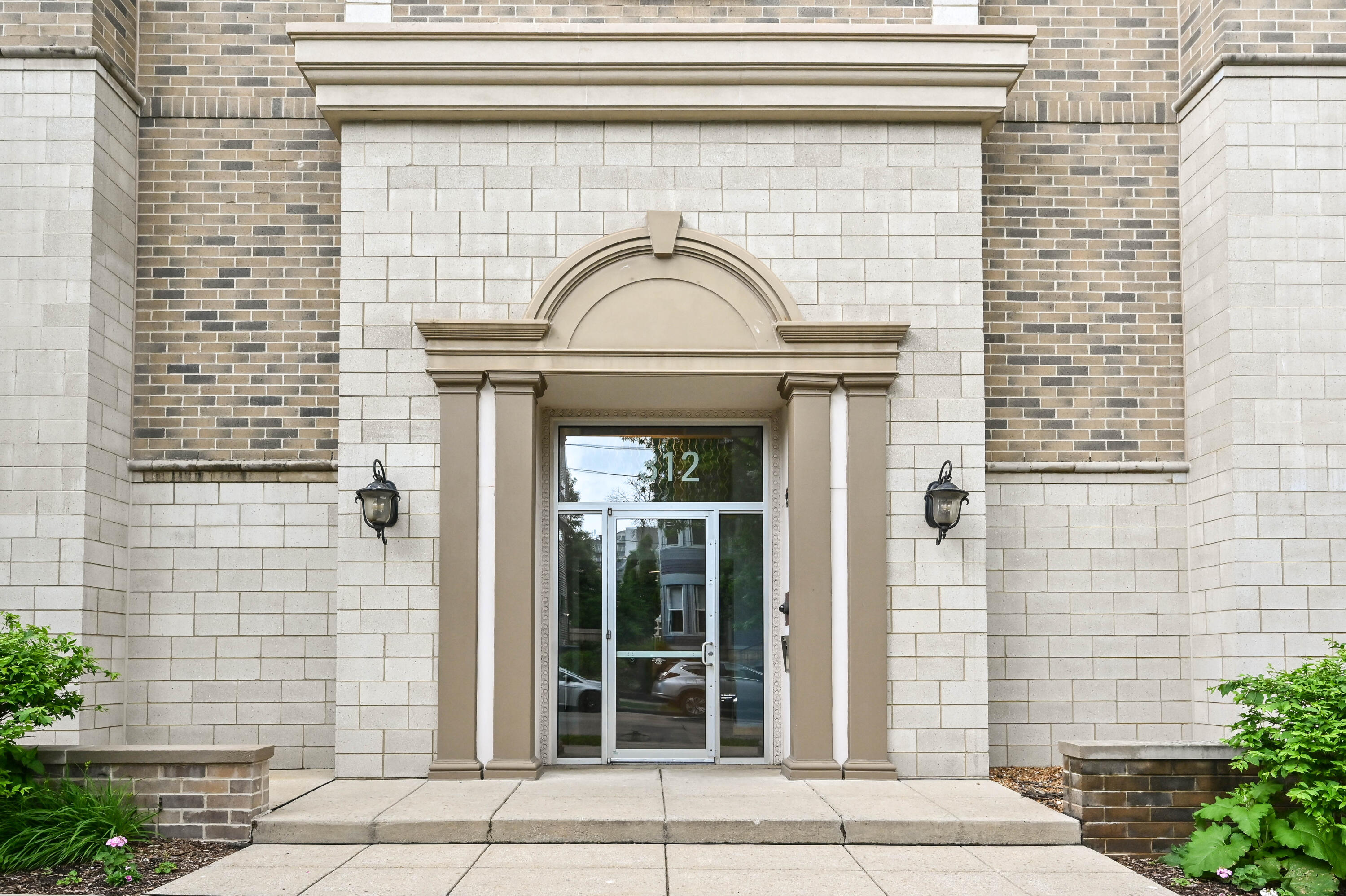 1812 E Lafayette Pl 306