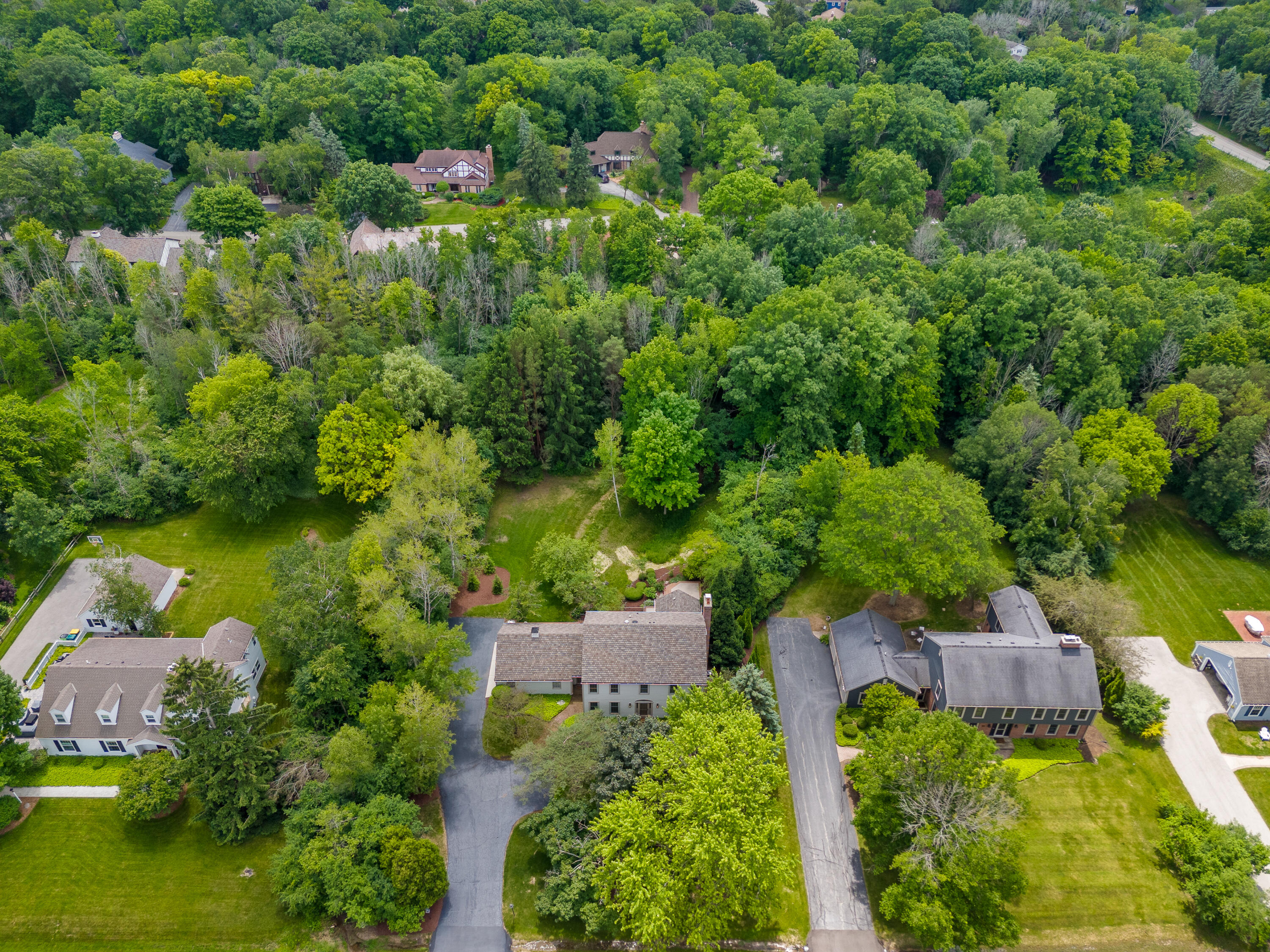 327 W White Oak Way