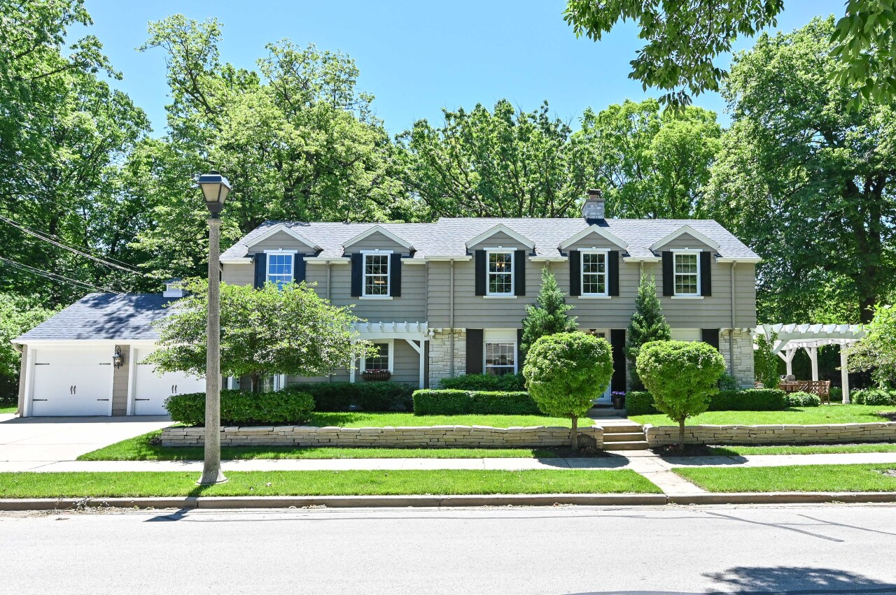 1301 E Lake Bluff Blvd
