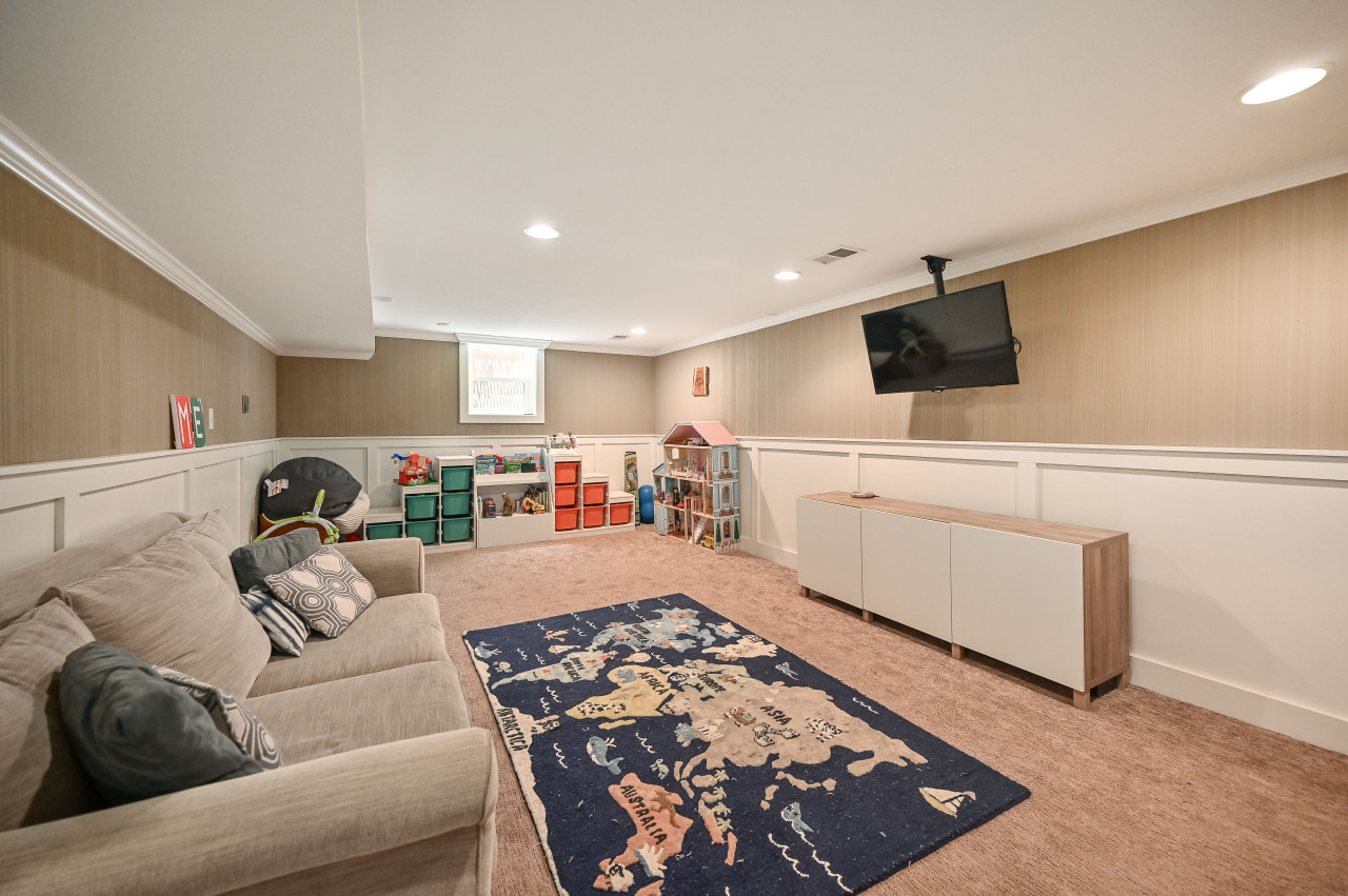 1301 E Lake Bluff Blvd