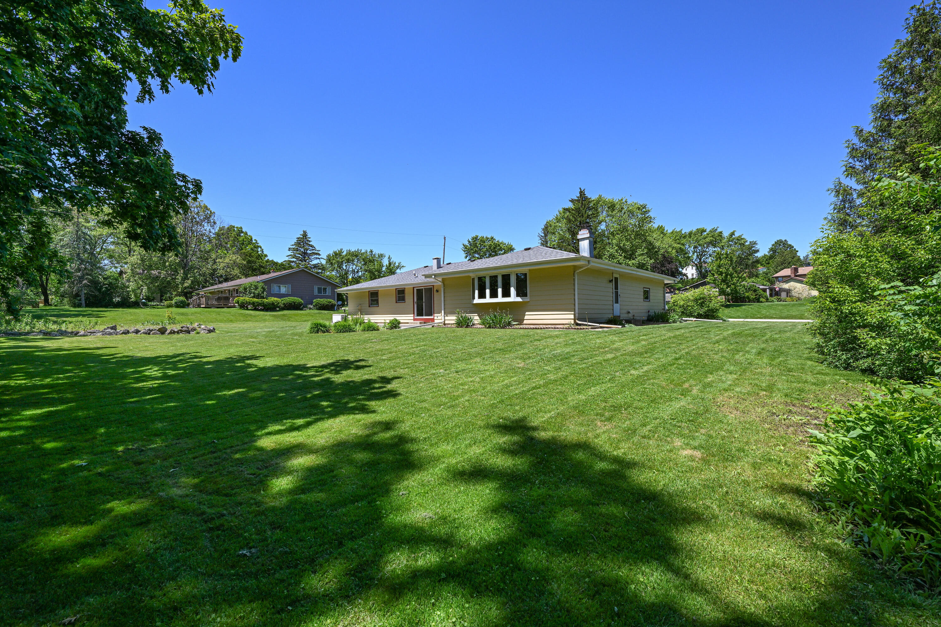 S76W20103 Sunny Hill Dr