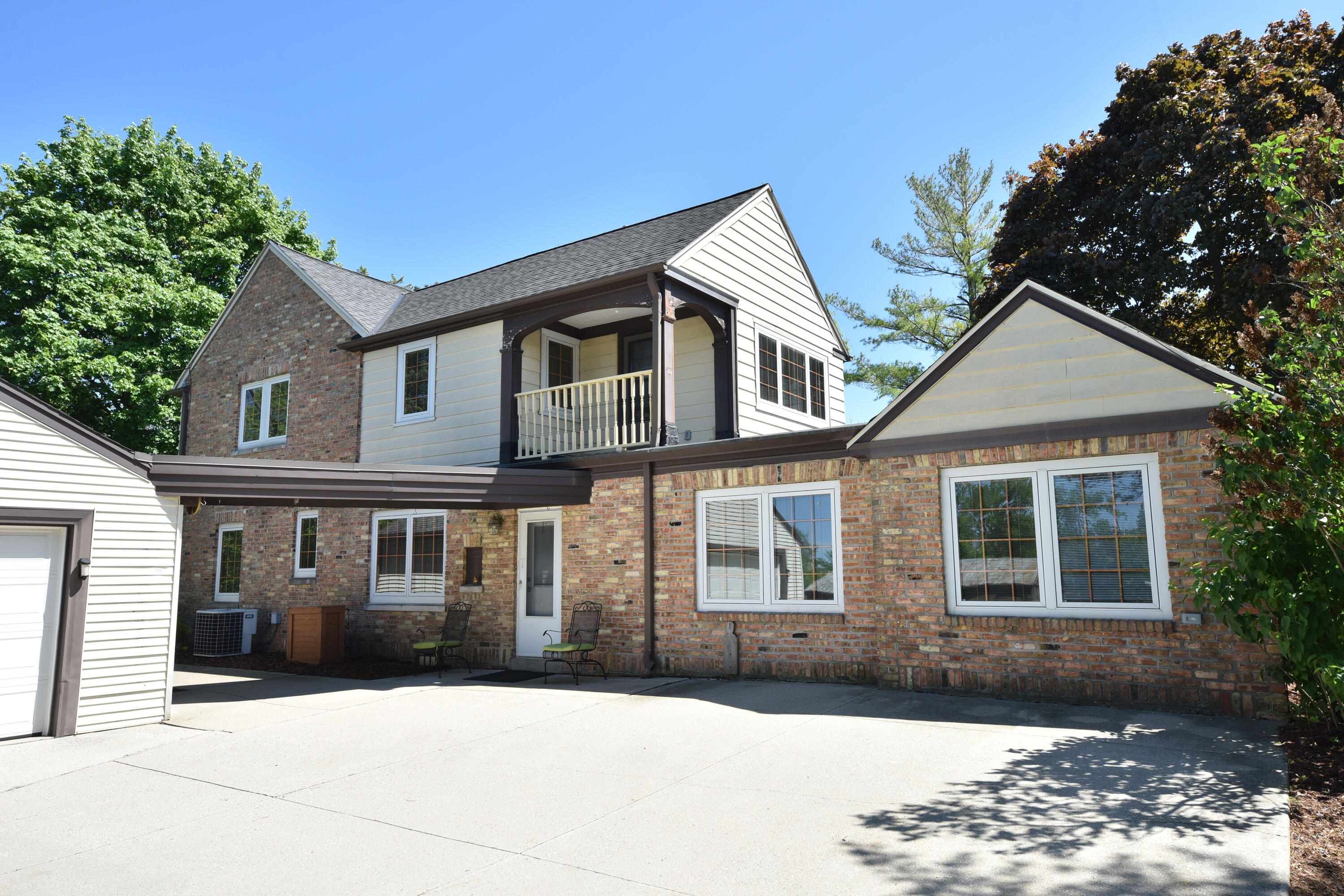 10851 N Port Washington Rd