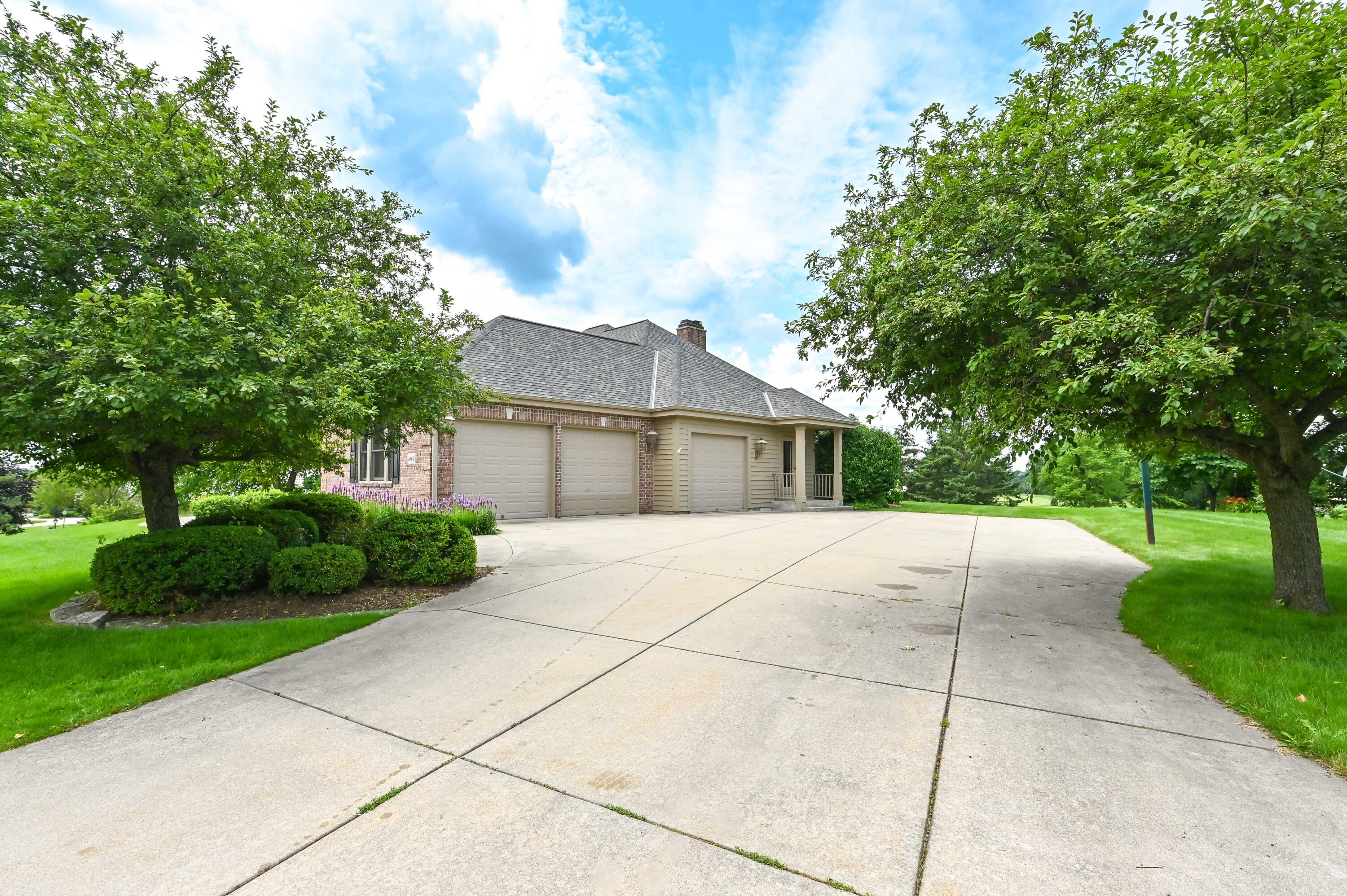 1803 E Bristlecone Dr