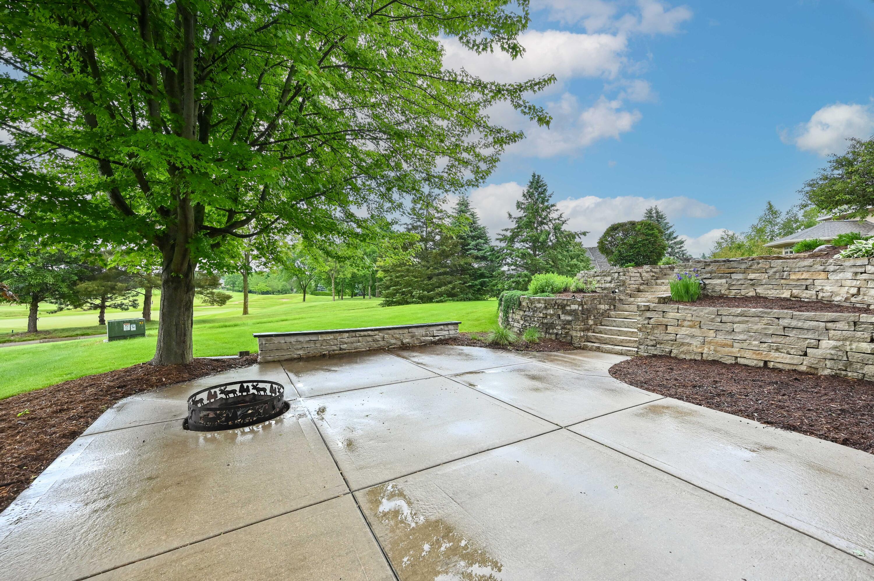 1803 E Bristlecone Dr