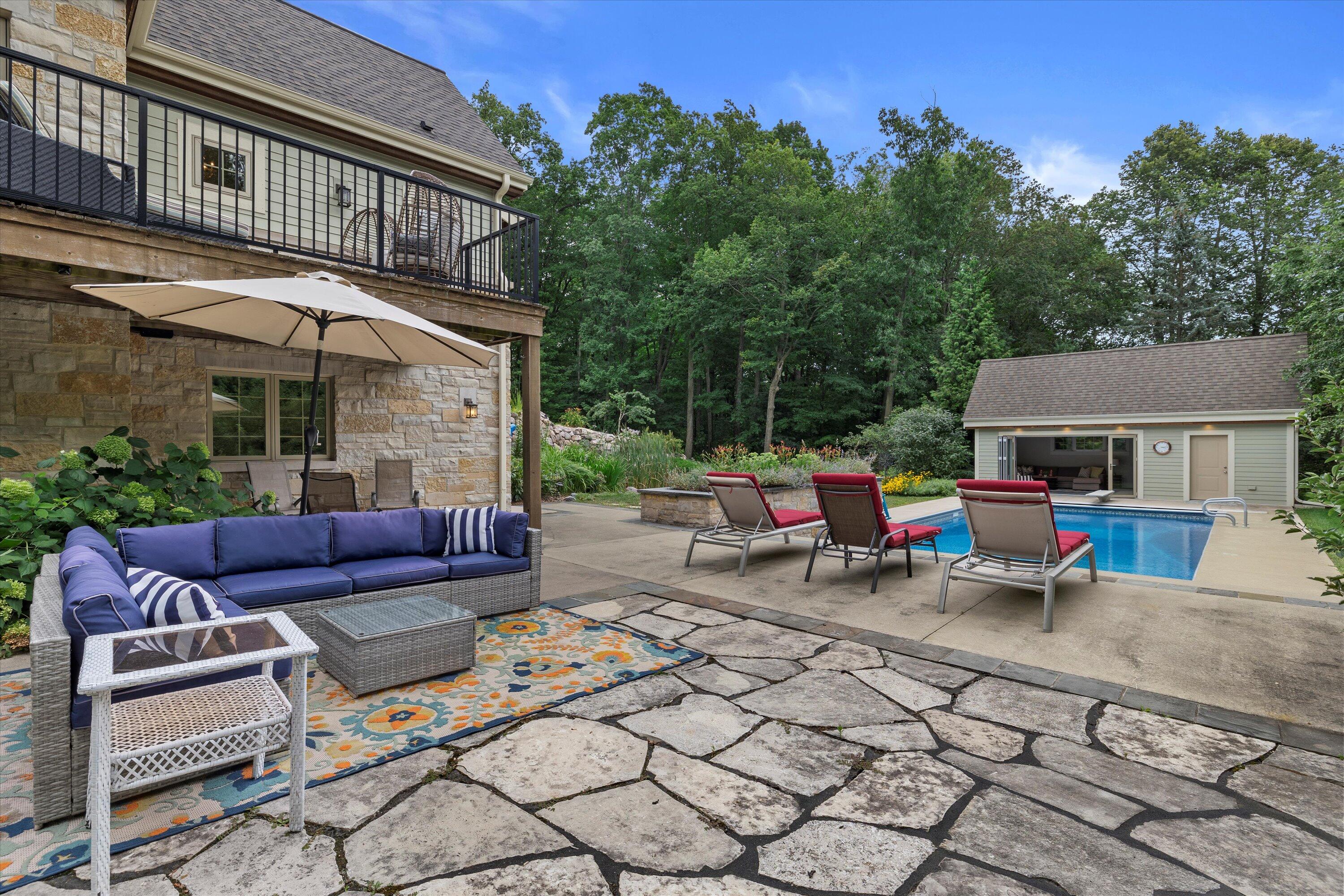 390 Horns Corners Rd