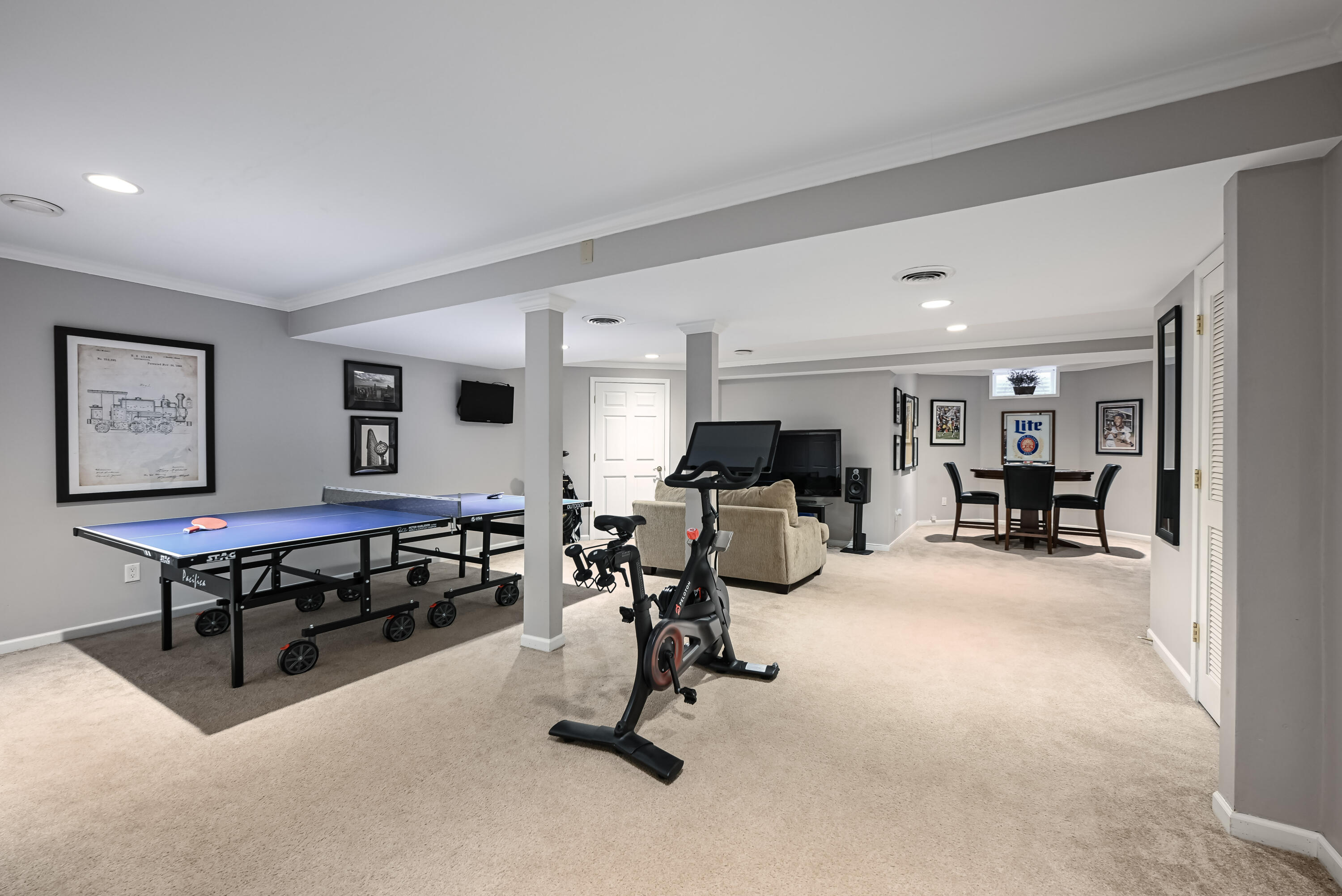 7626 W Knightsbridge Dr