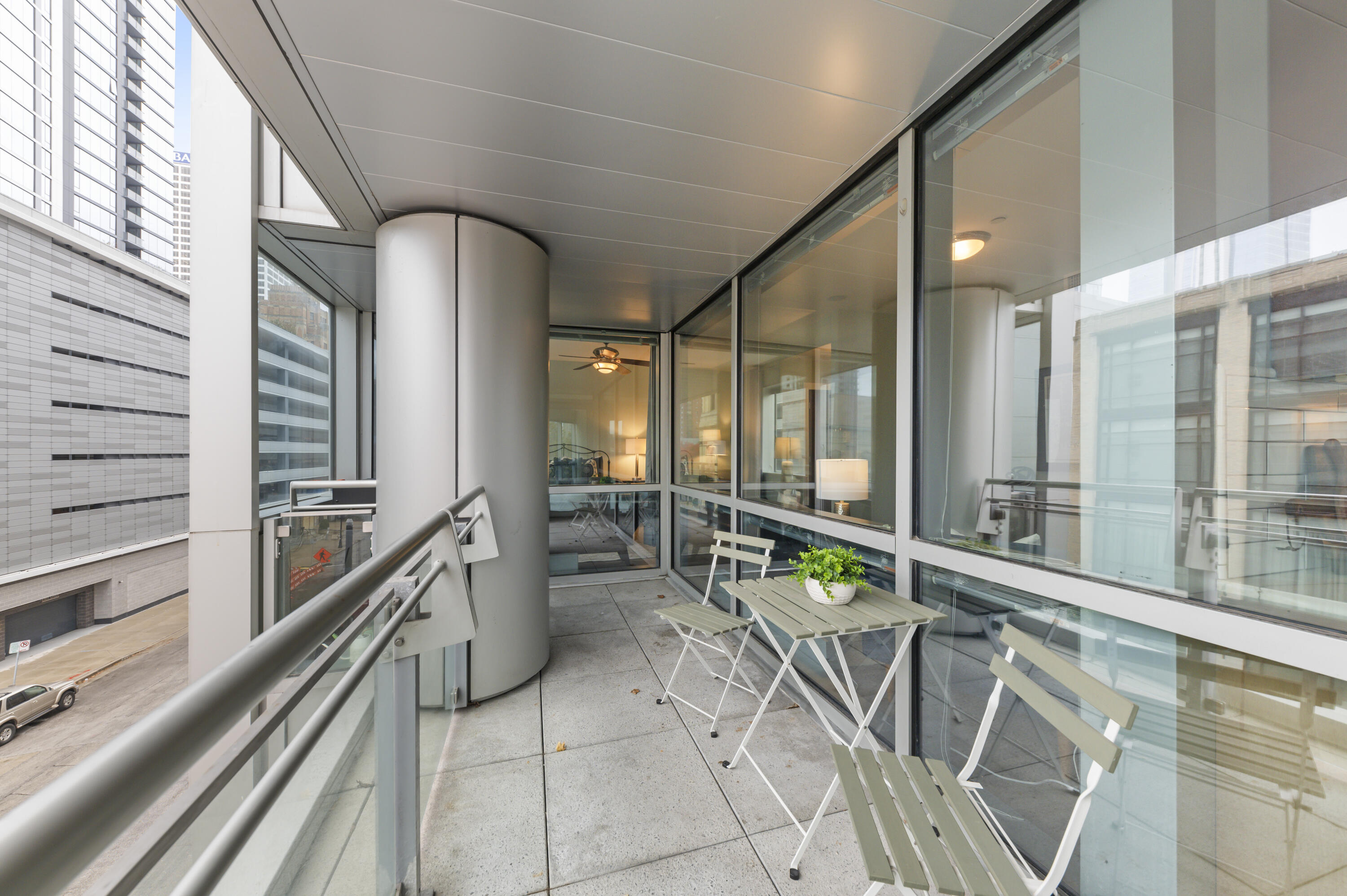 545 E Wells St 400