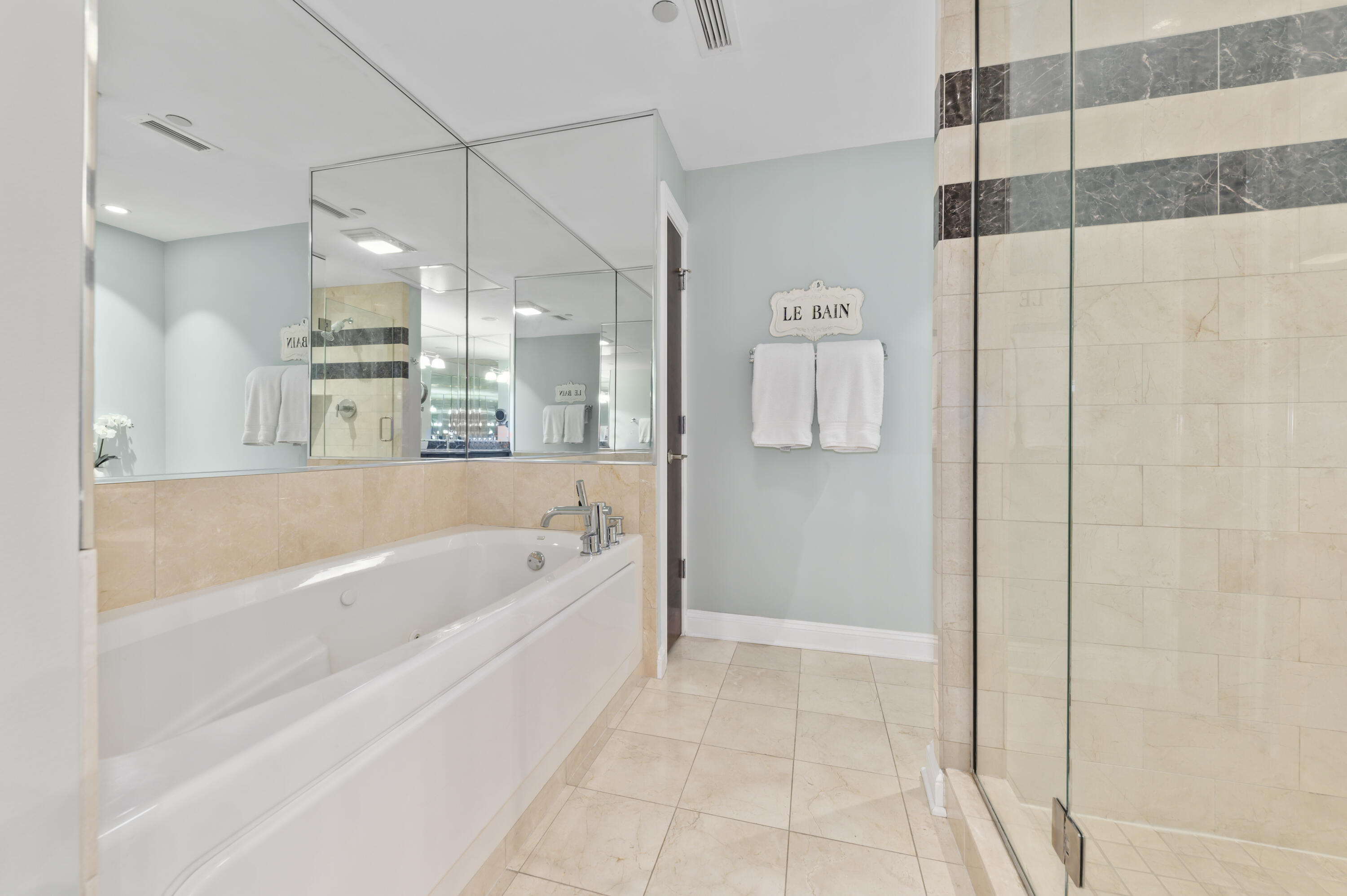 545 E Wells St 400