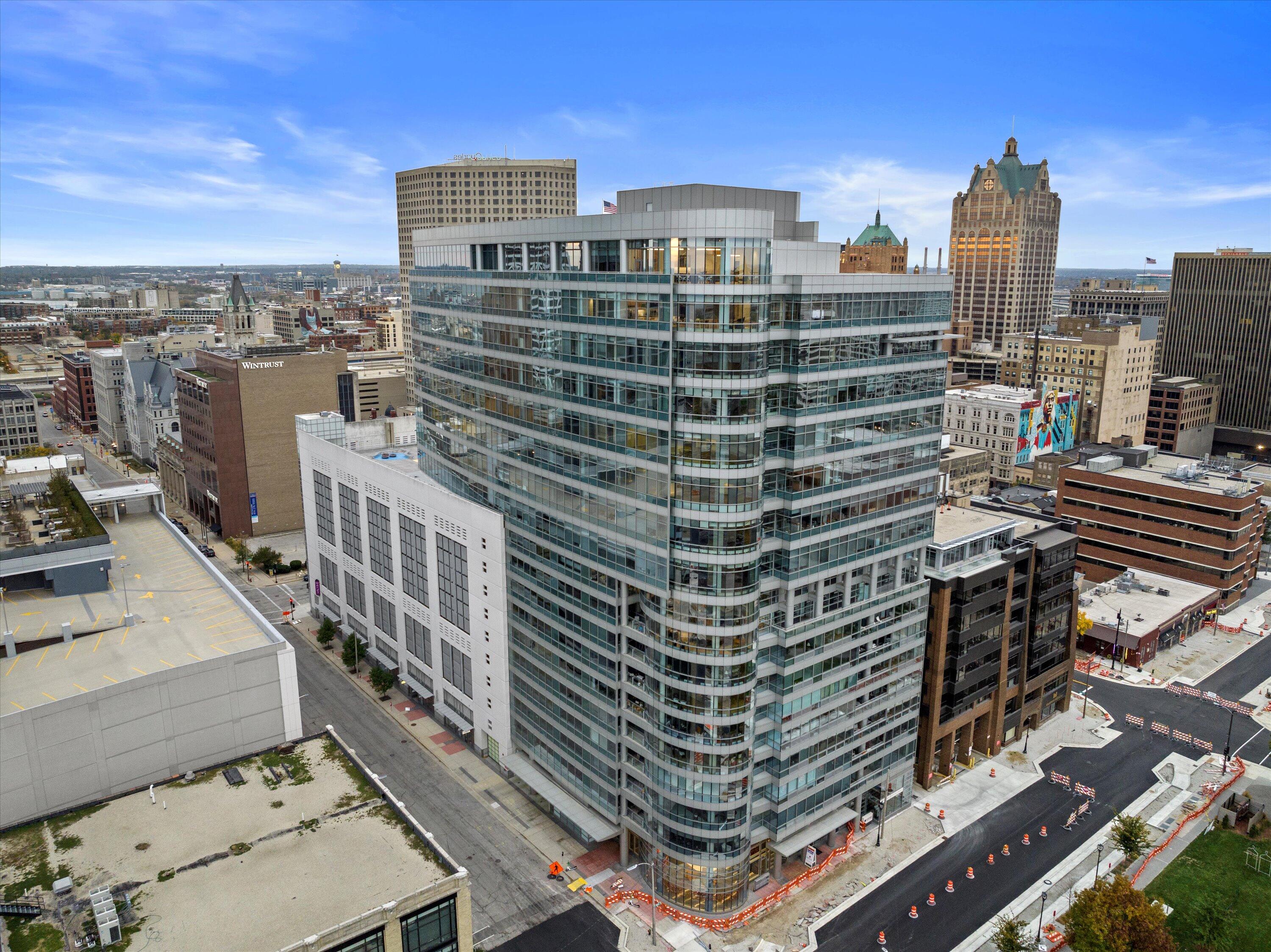 545 E Wells St 400