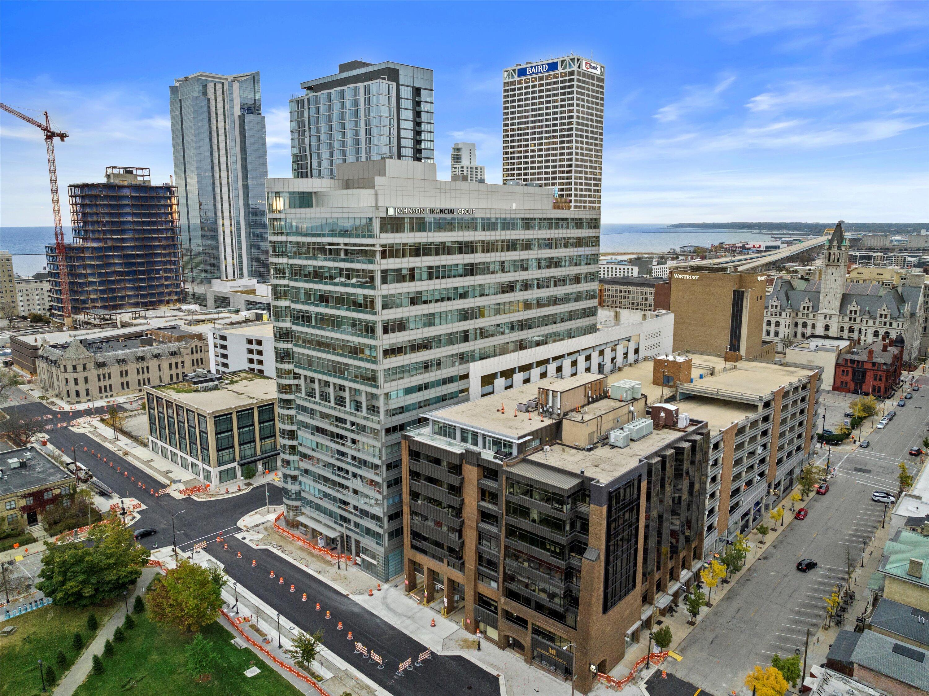 545 E Wells St 400