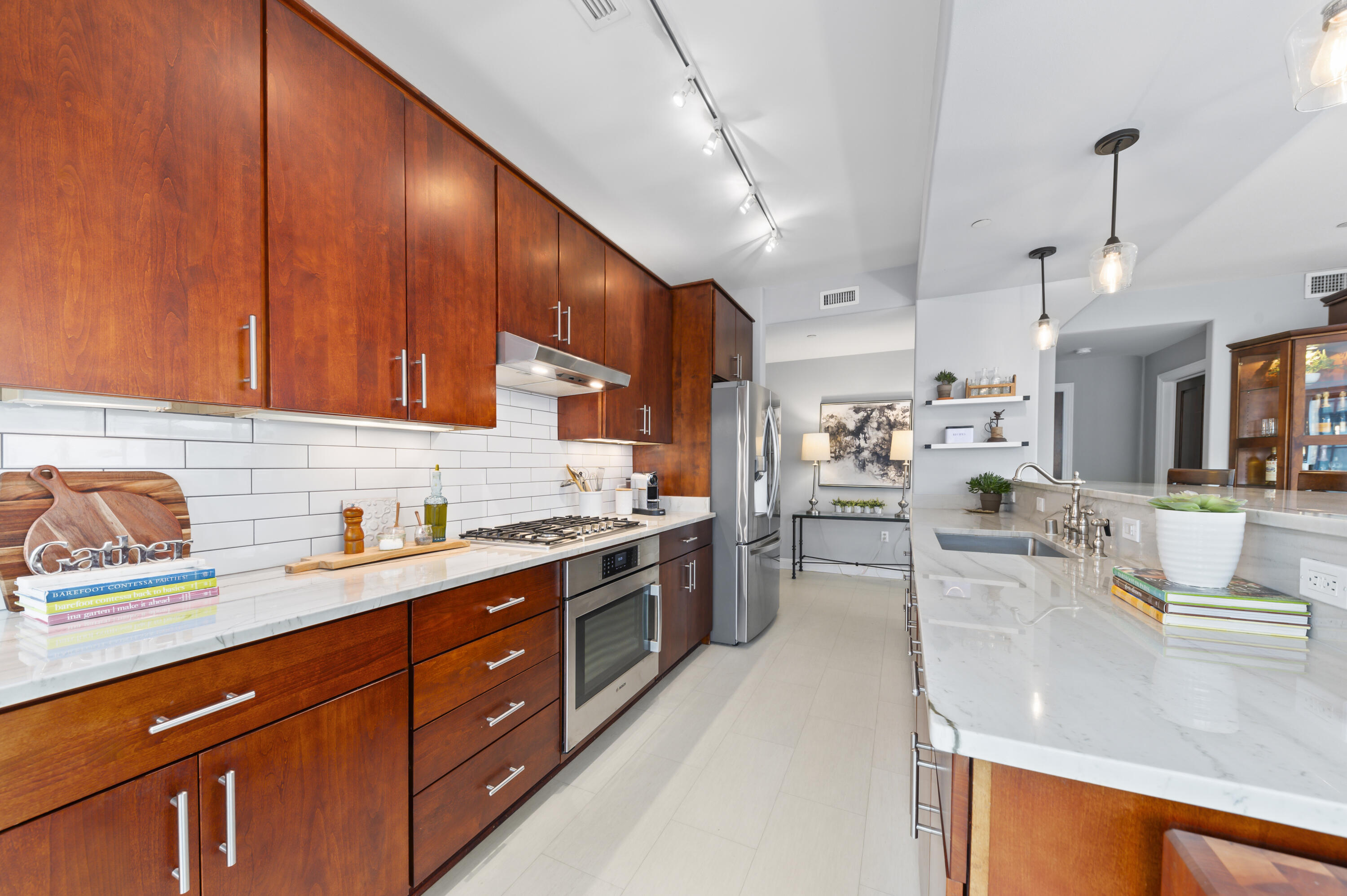 545 E Wells St 400